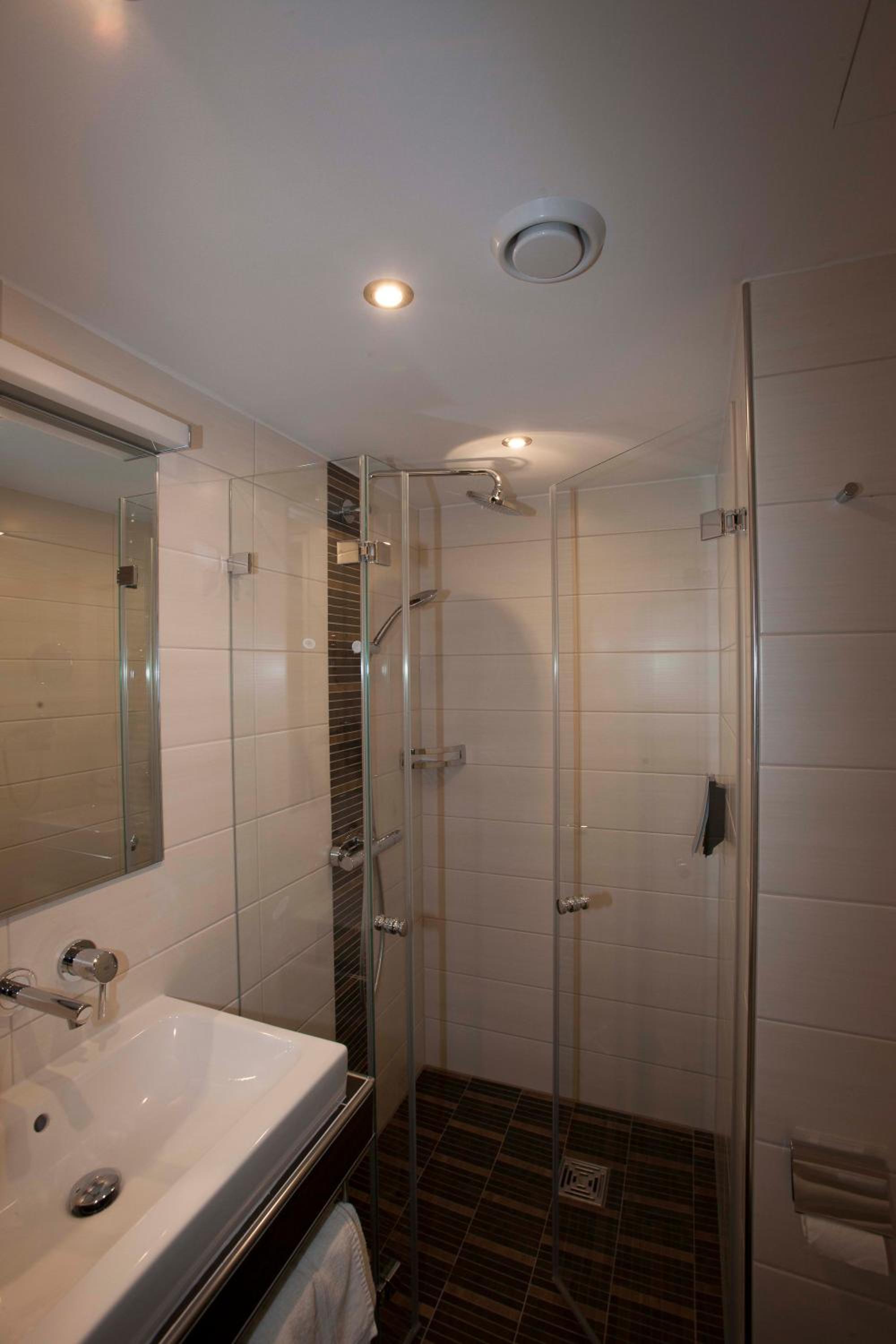 Twin Room - Photo 11