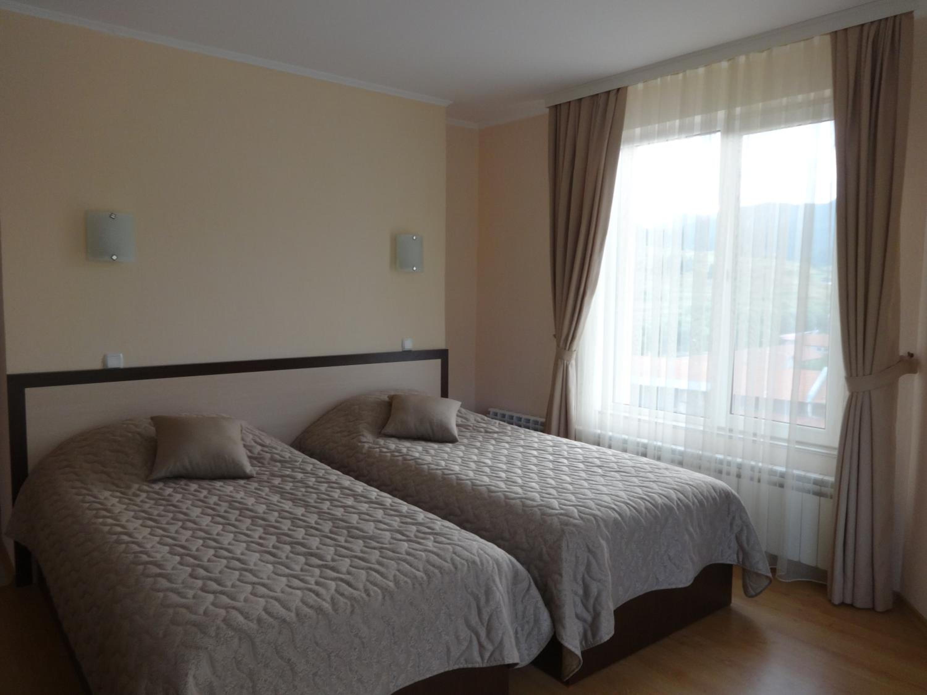Double or Twin Room - Photo 4