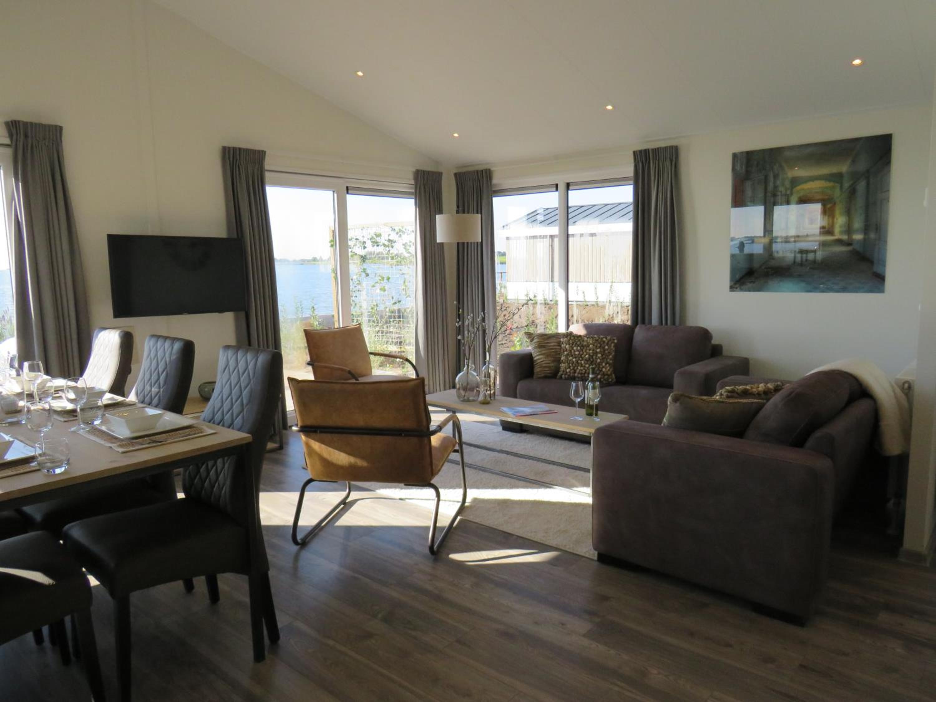 Three Bedroom Chalet - Pavilion 6