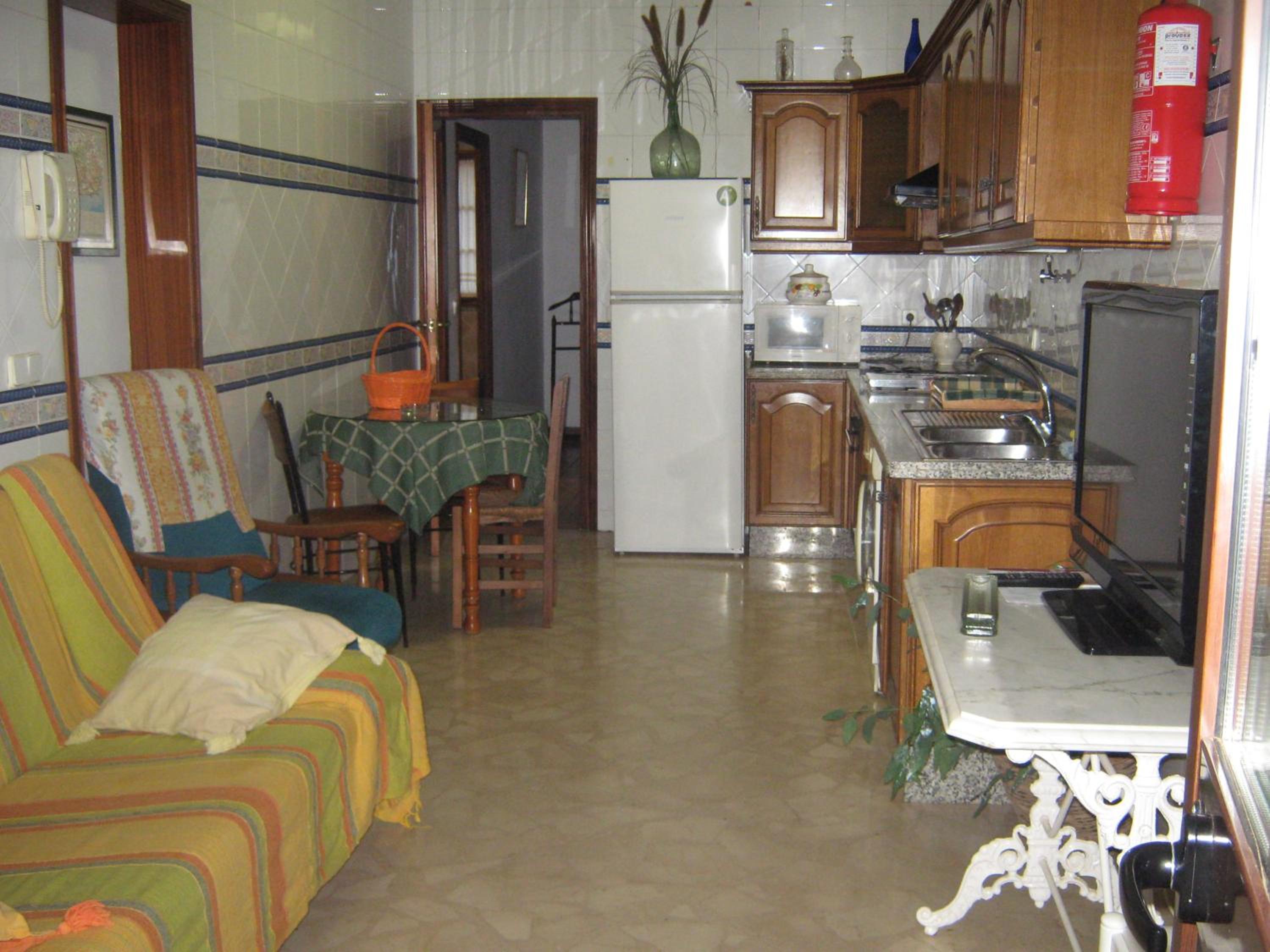 One-Bedroom House - Photo 2
