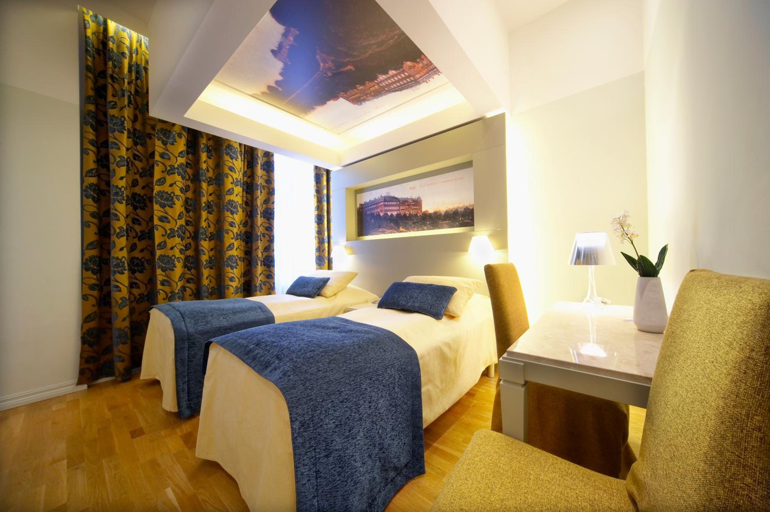 Standard Twin Room - Photo 3