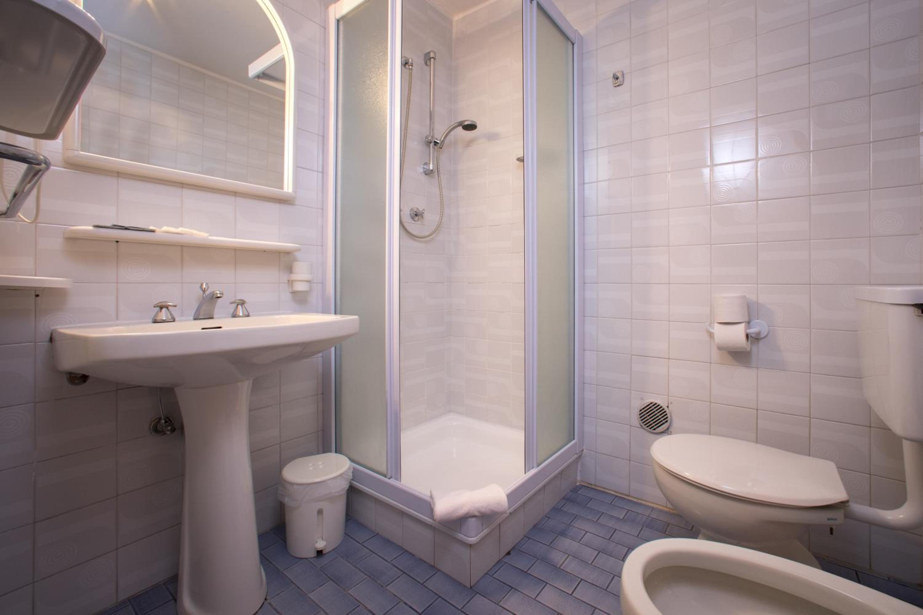 One-Bedroom Apartment (4 Adults) photo 2