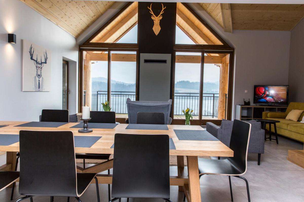 Deluxe Three-Bedroom Apartment