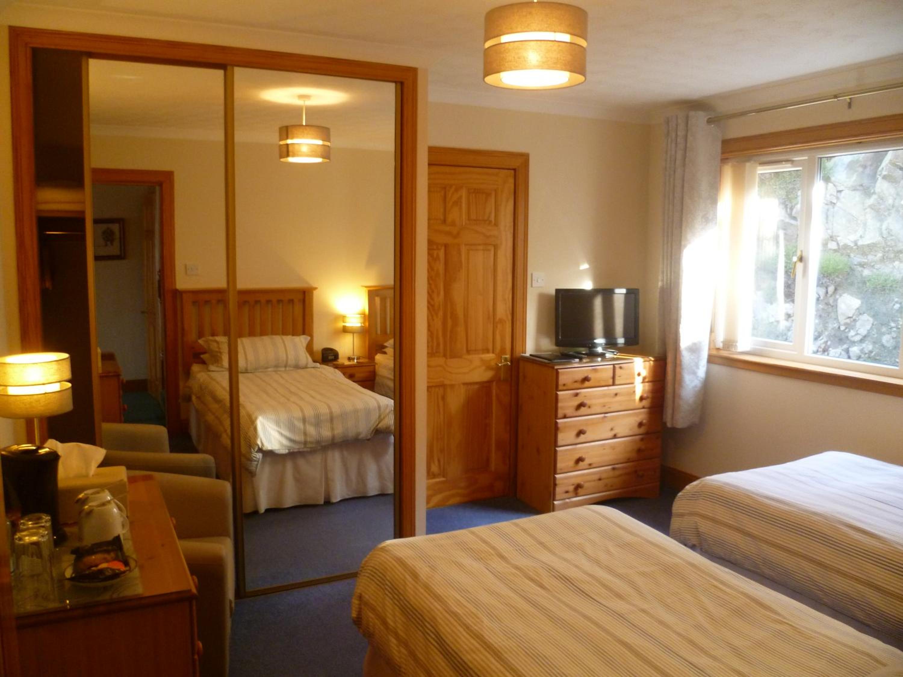 Standard Twin Room photo 2