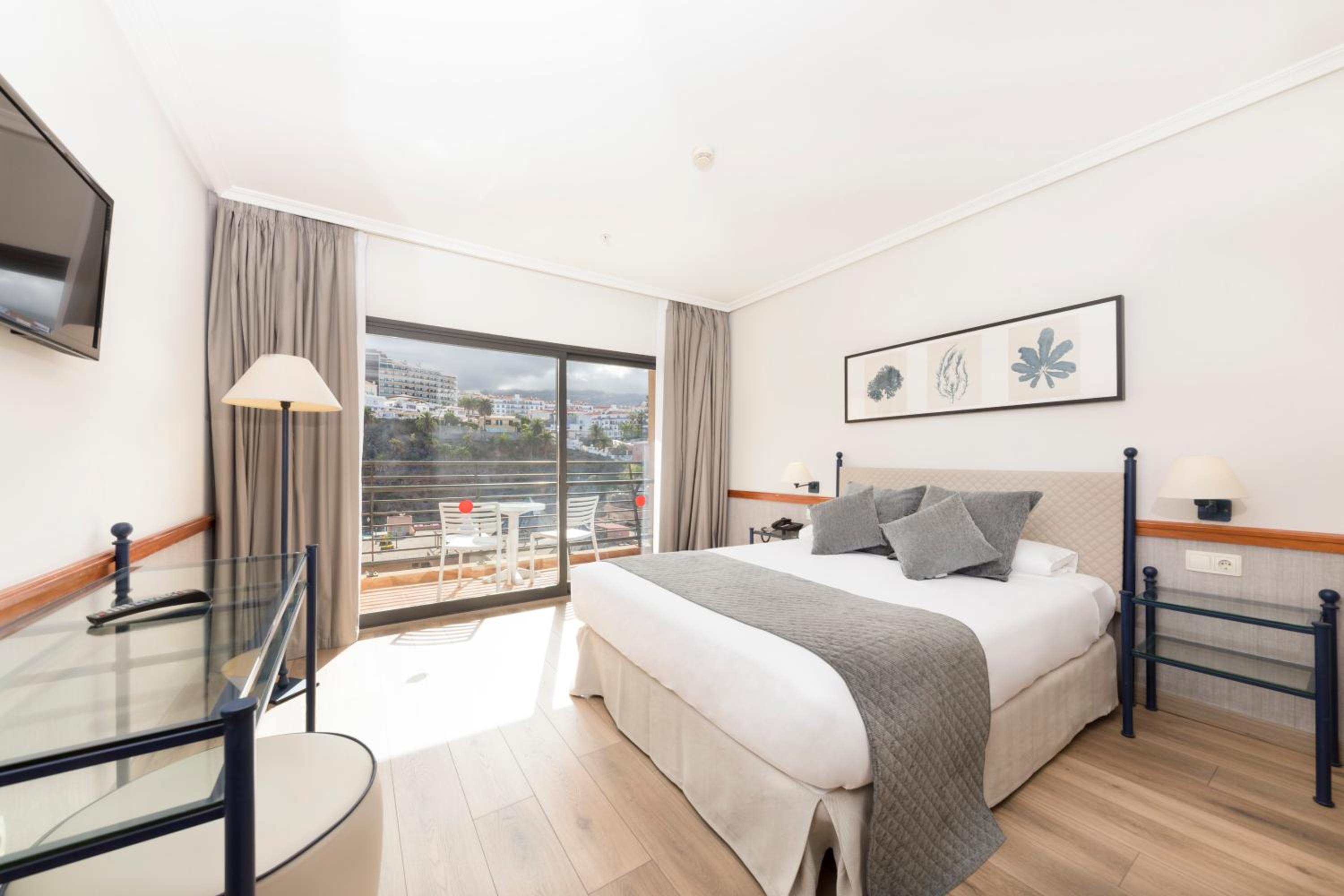 Double or Twin Room - Photo 1