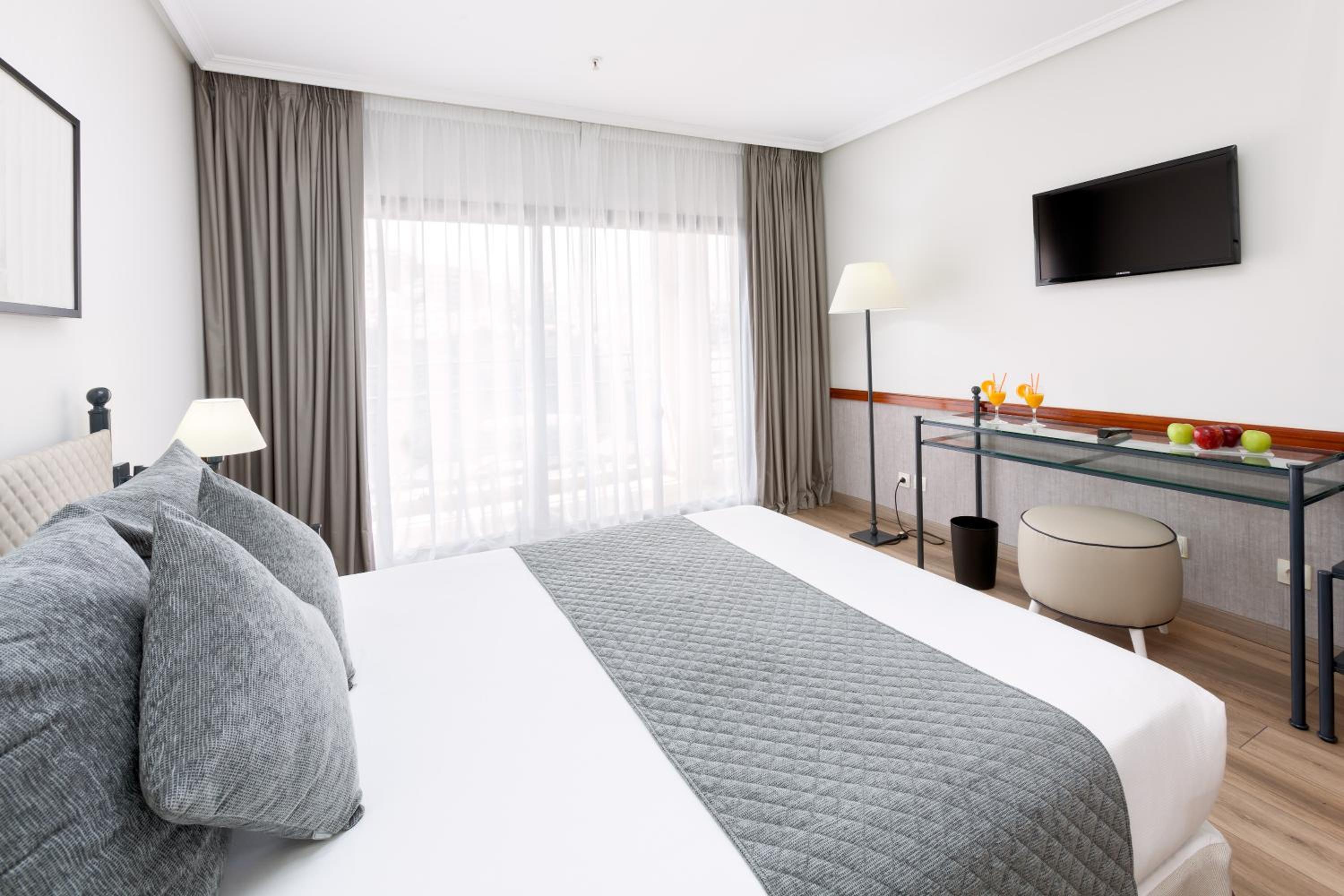 Double or Twin Room - Photo 4