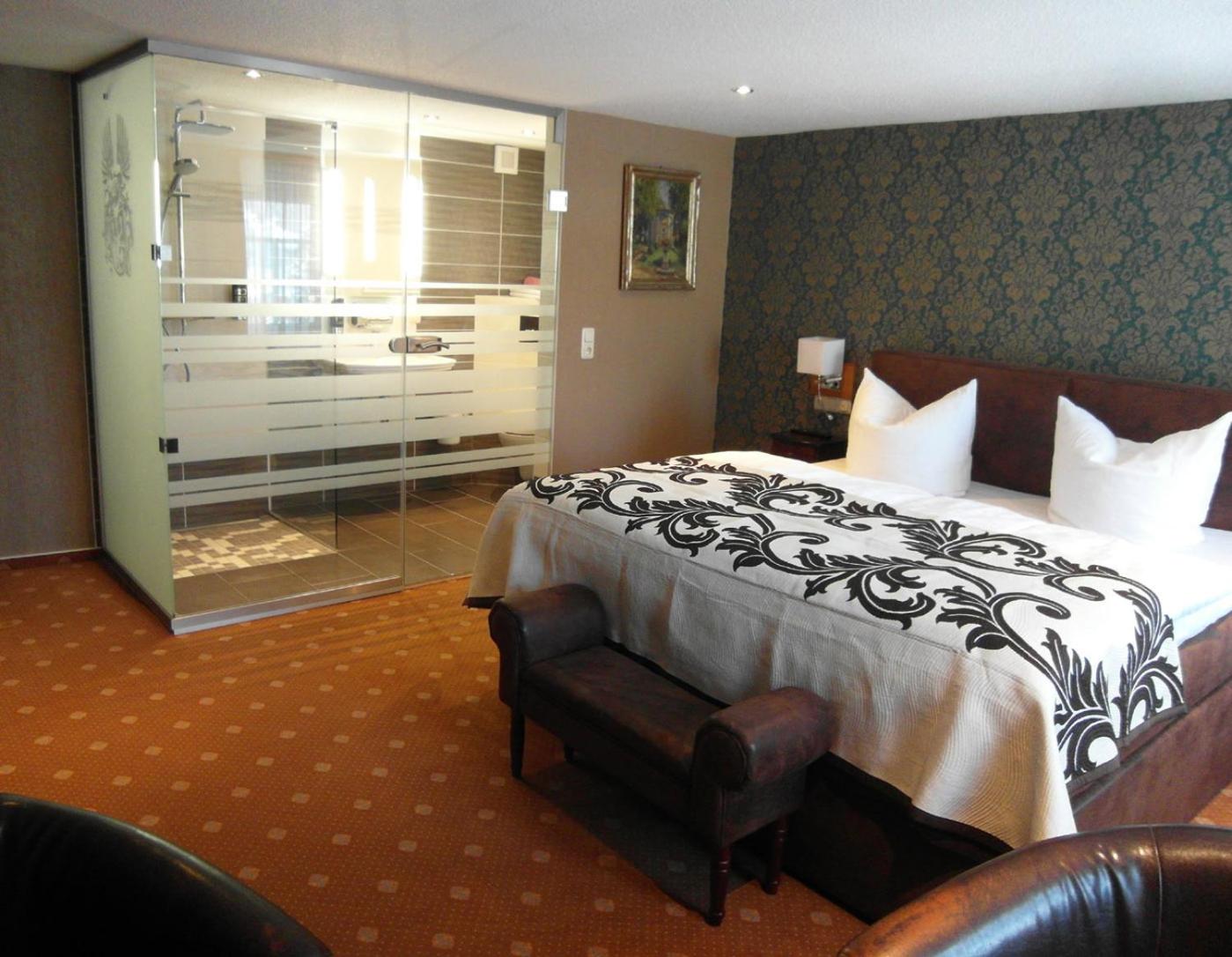 Deluxe Queen Room with Two Queen Beds photo 1