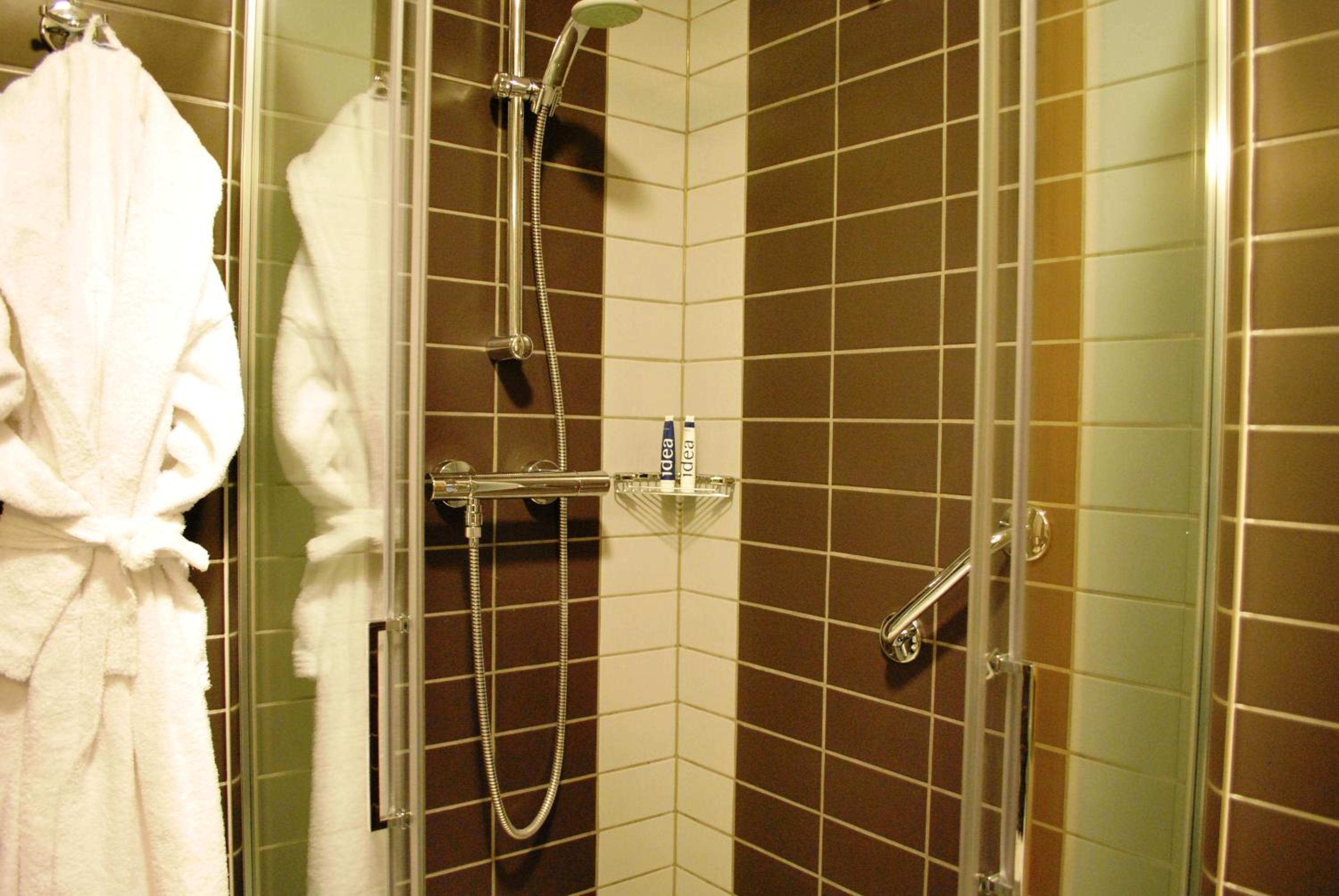 Twin Room - Photo 5