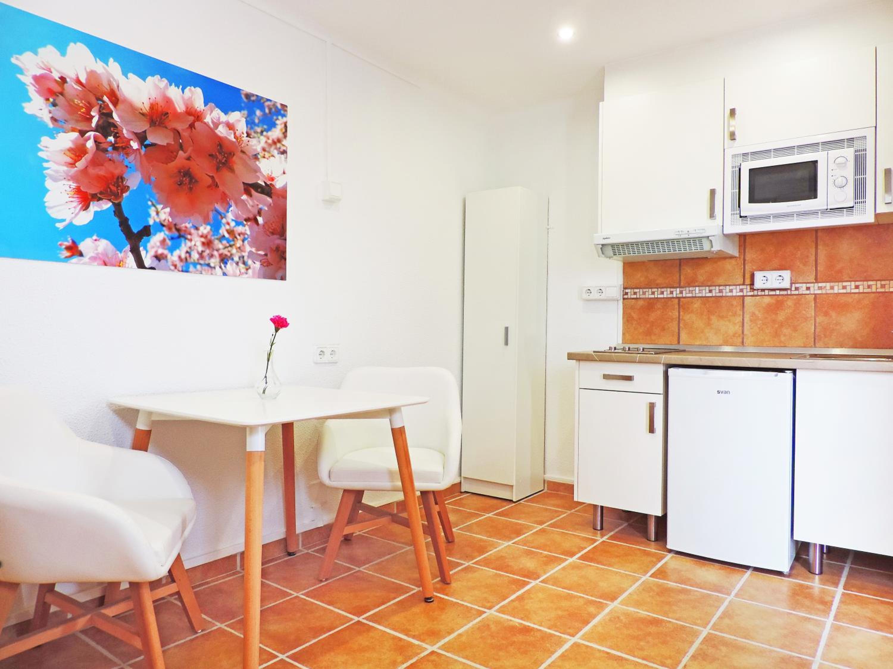 Attic One-Bedroom Apartment with Sea View and kitchen (2 Adults) photo 2