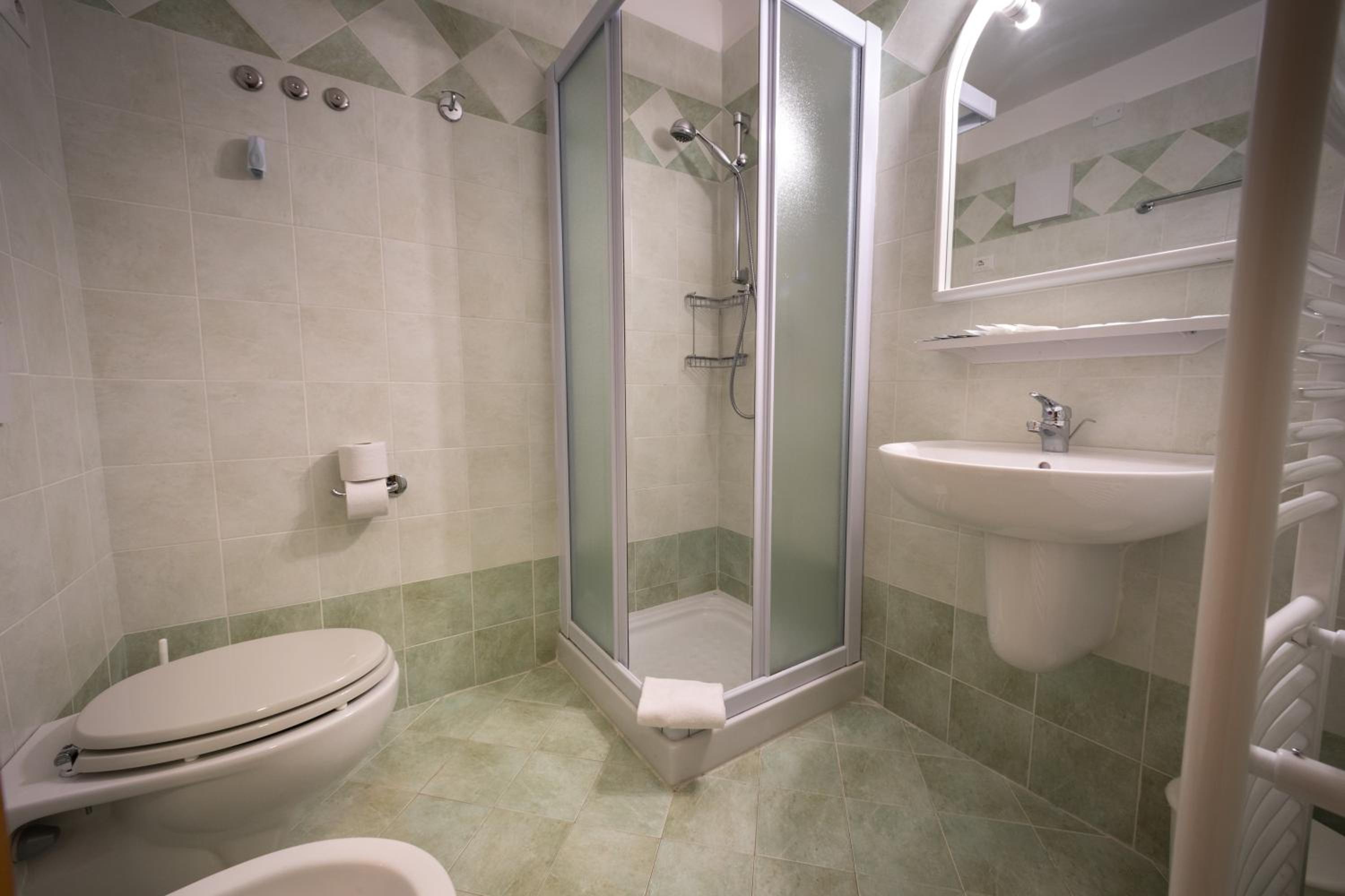 Studio (2 Adults) photo 2
