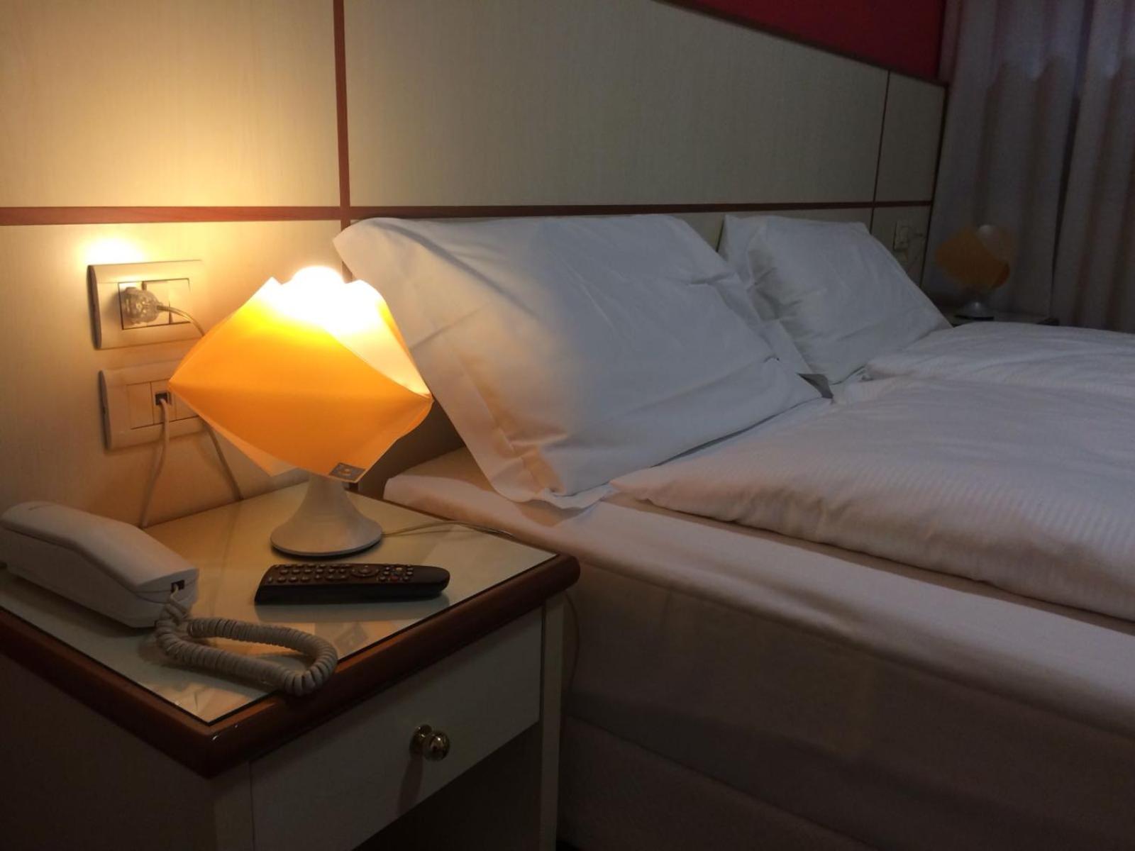 Standard Double Room - Photo 4