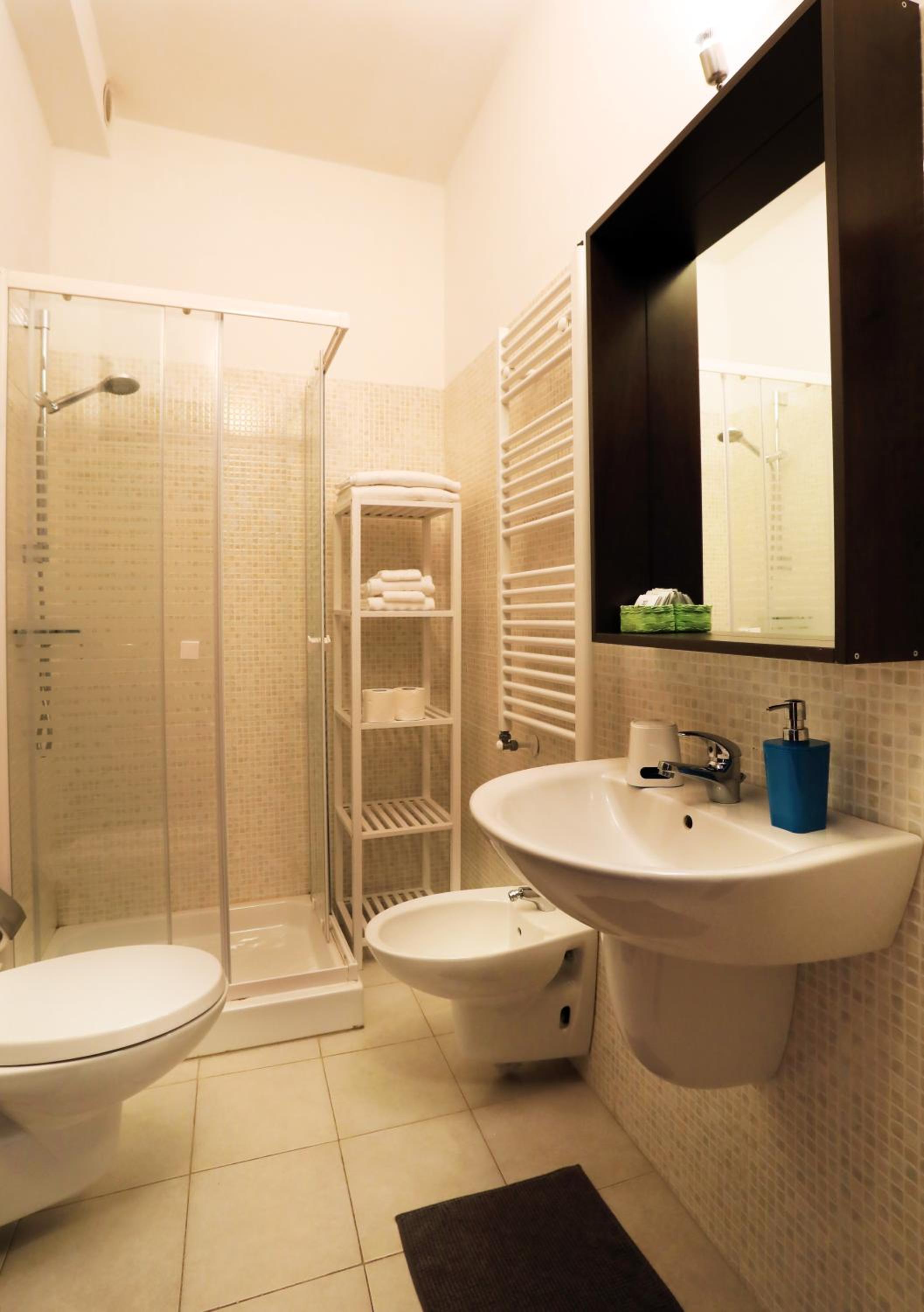 Double Room with Private Bathroom - Photo 5