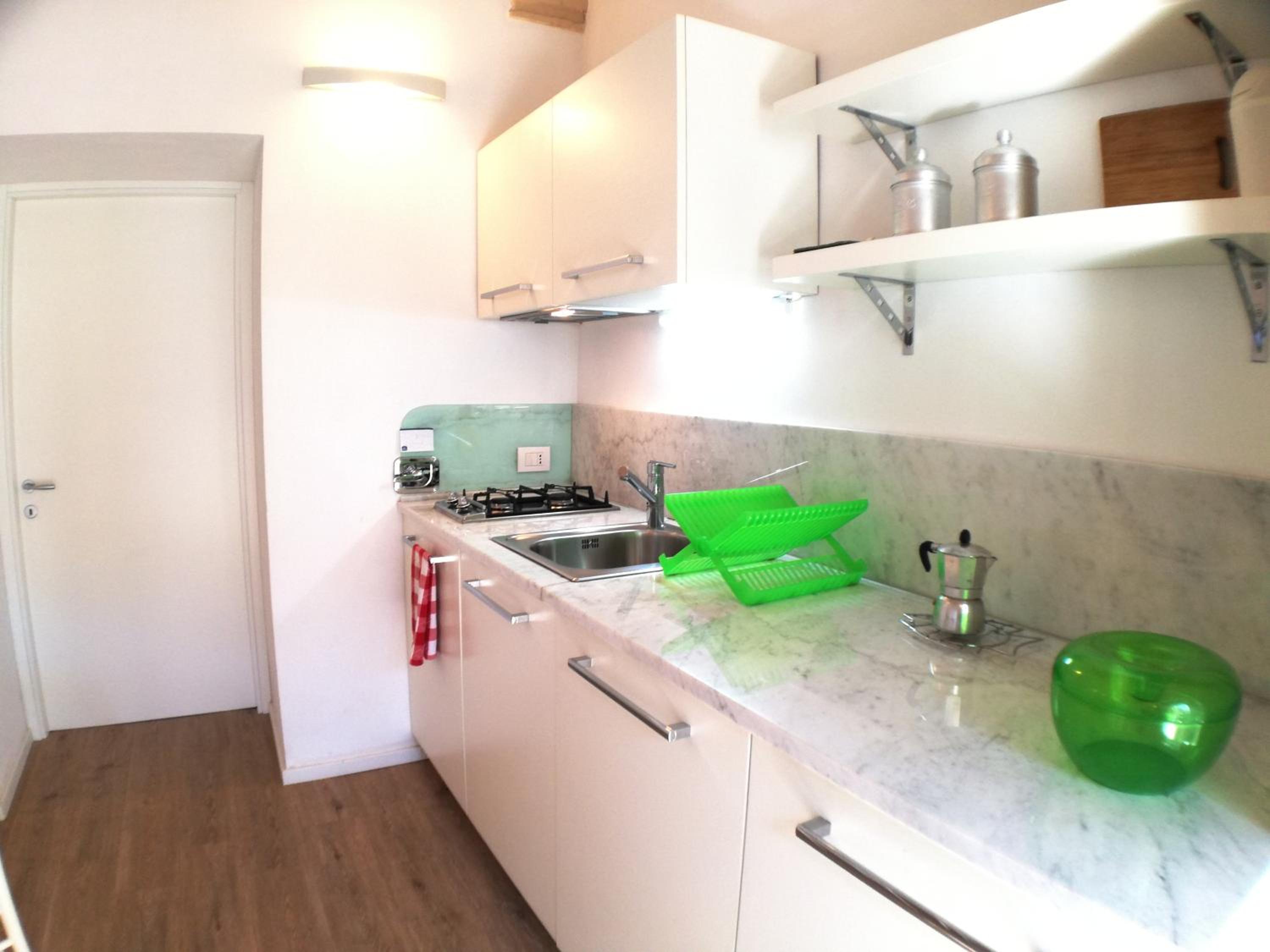 Studio Apartment - Photo 12