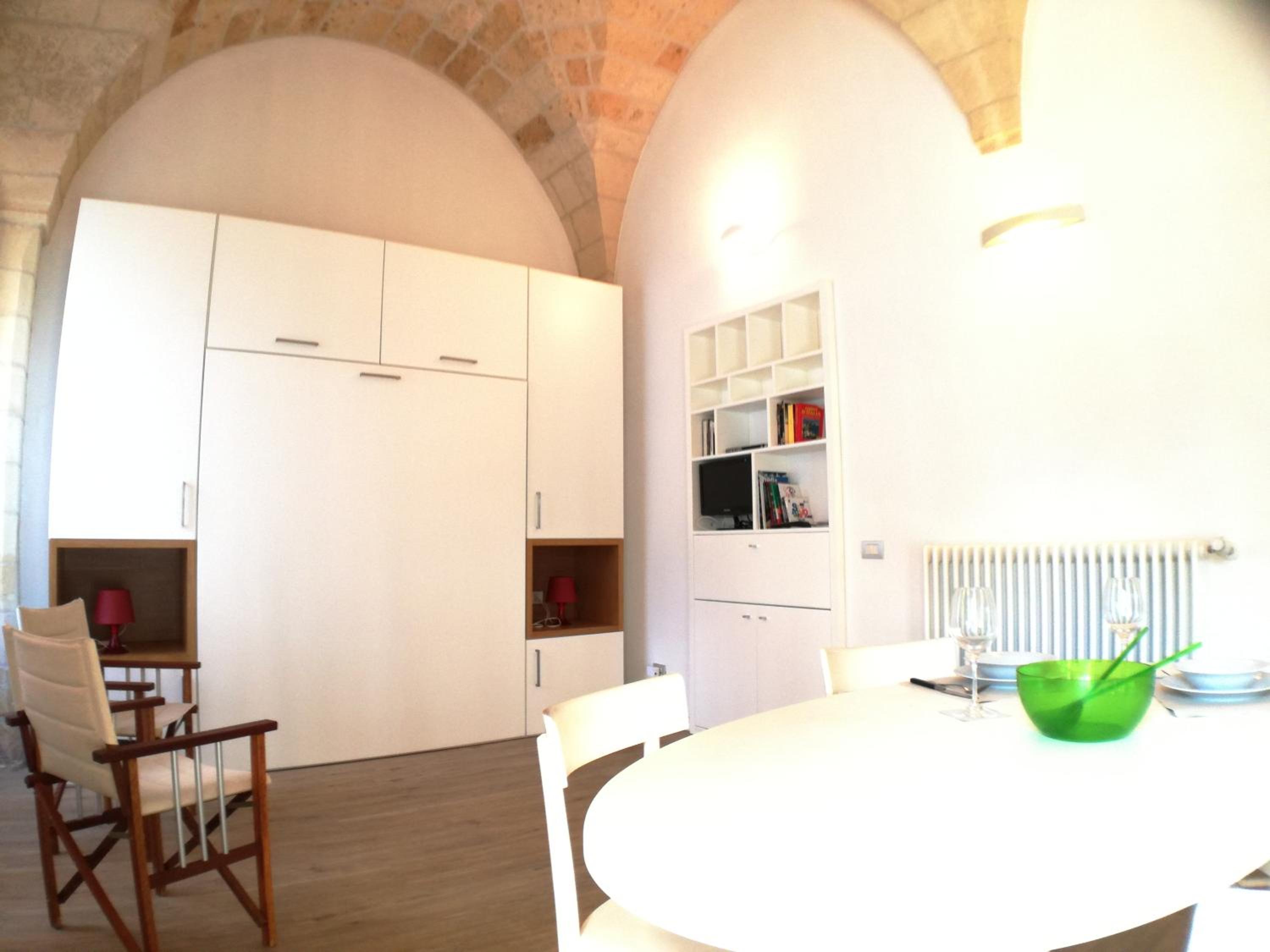Studio Apartment - Photo 30