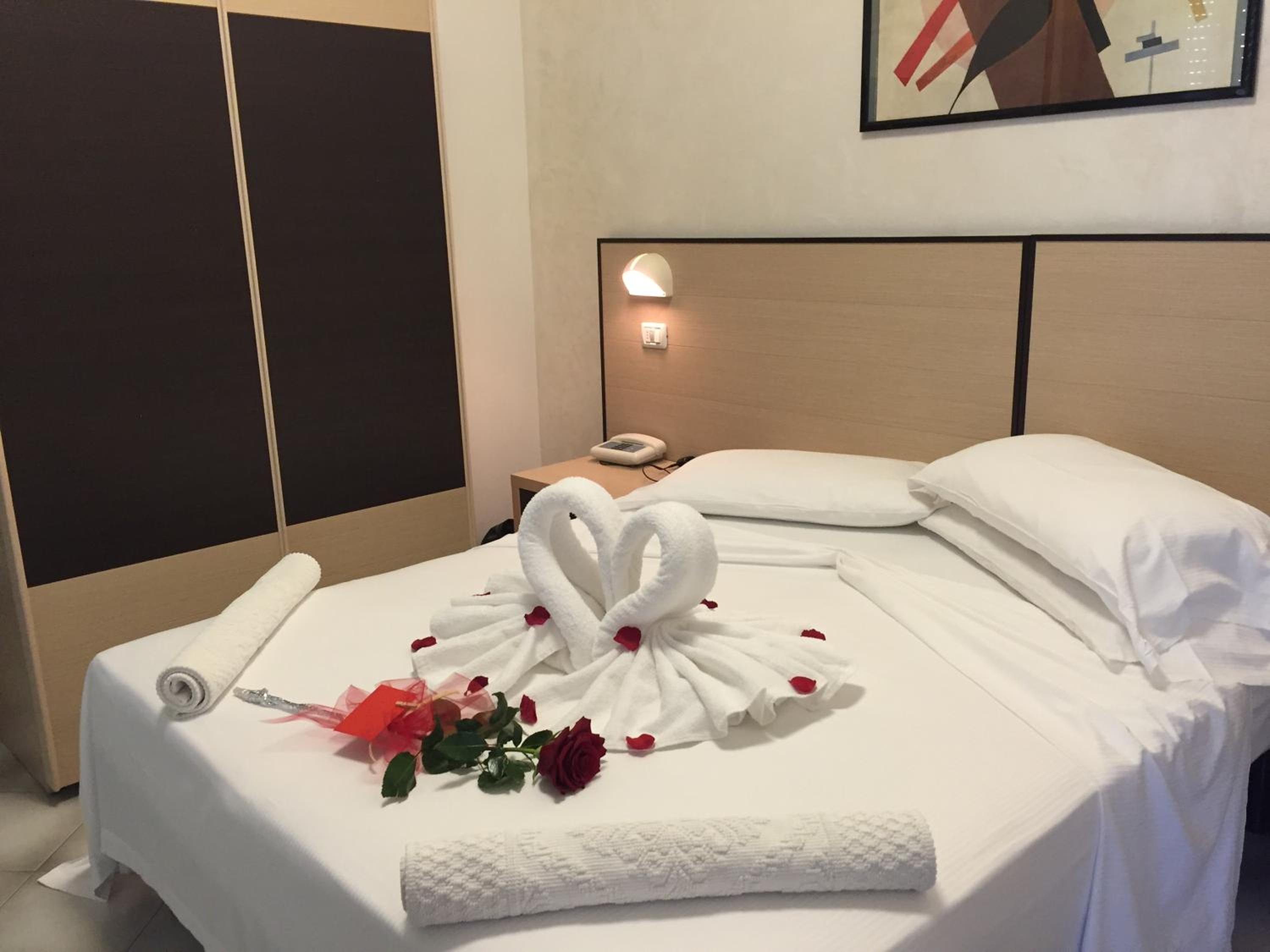 Standard Double or Twin Room photo 1