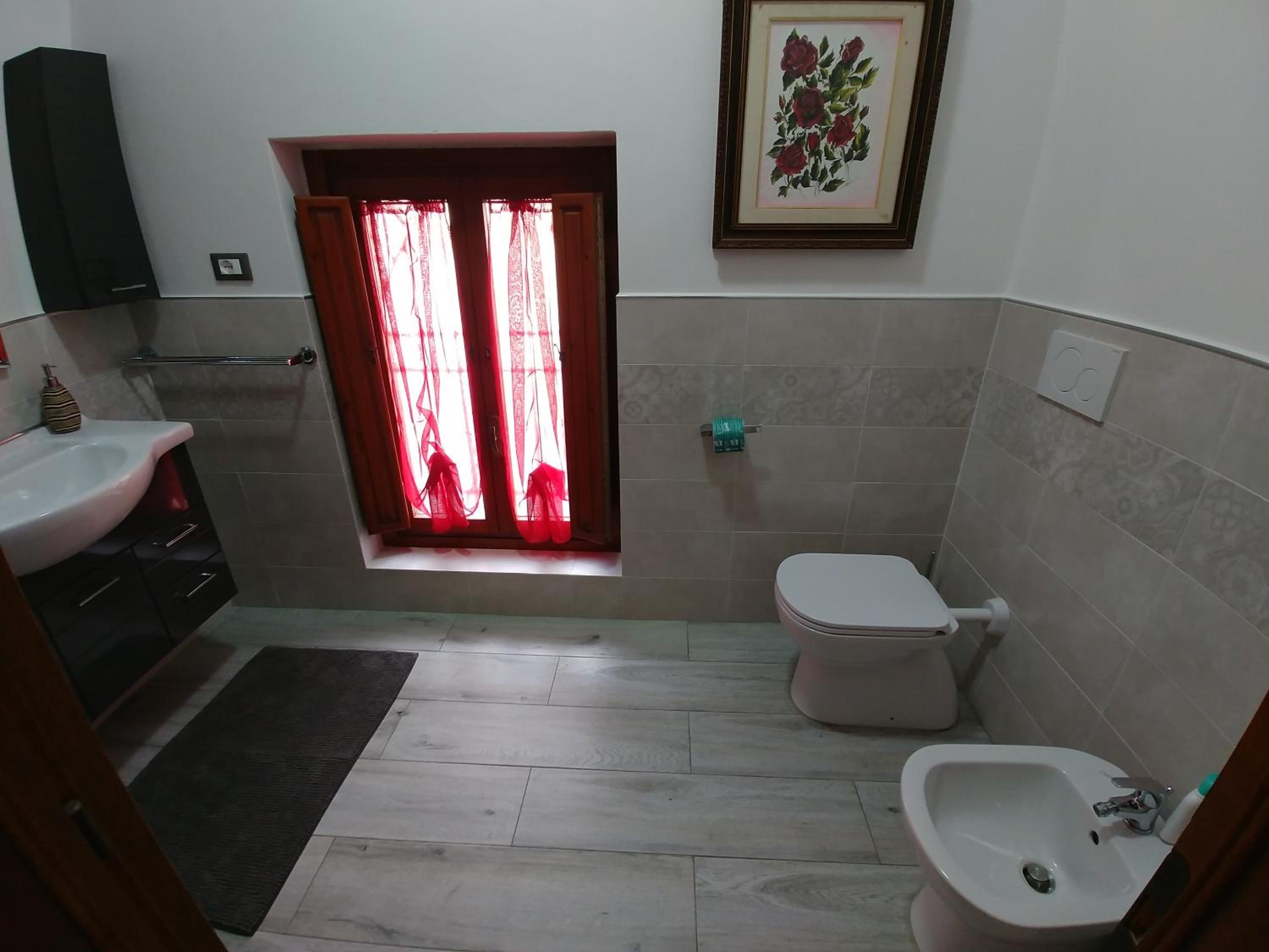 Deluxe Double Room with Shower - Photo 5