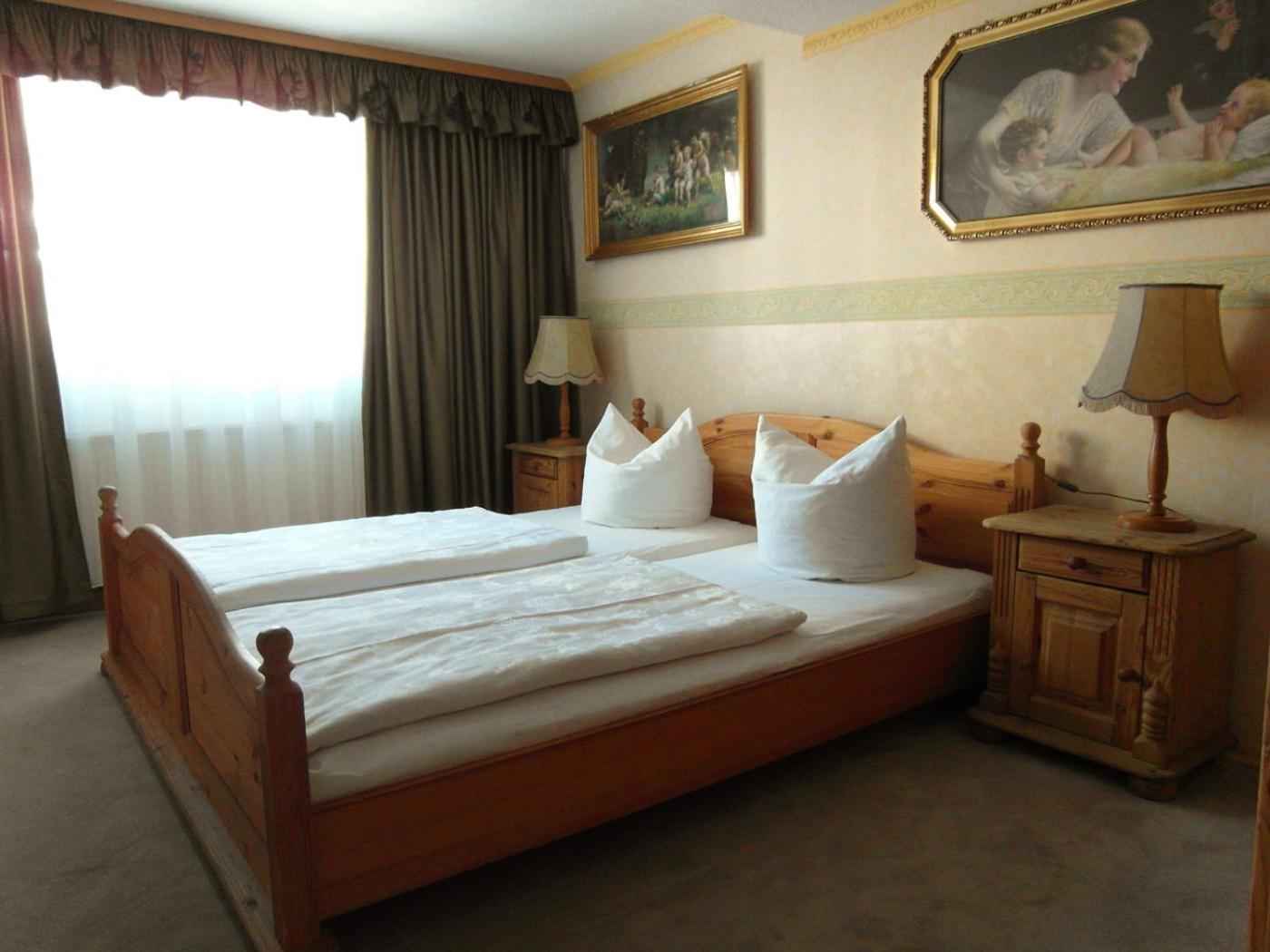 Deluxe Double Room (2 Adults + 1 Child) photo 2