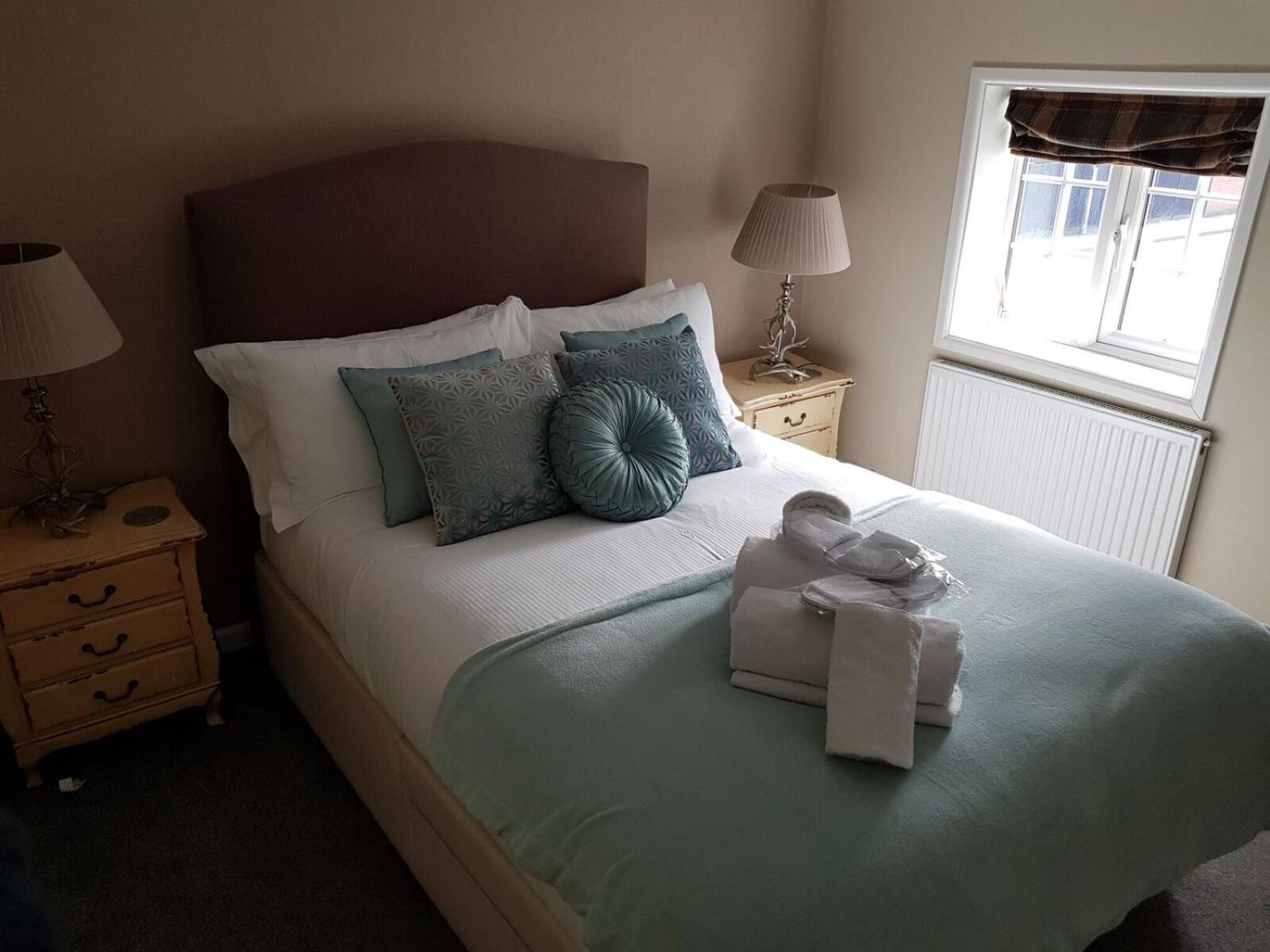 Deluxe Double Room with Shower