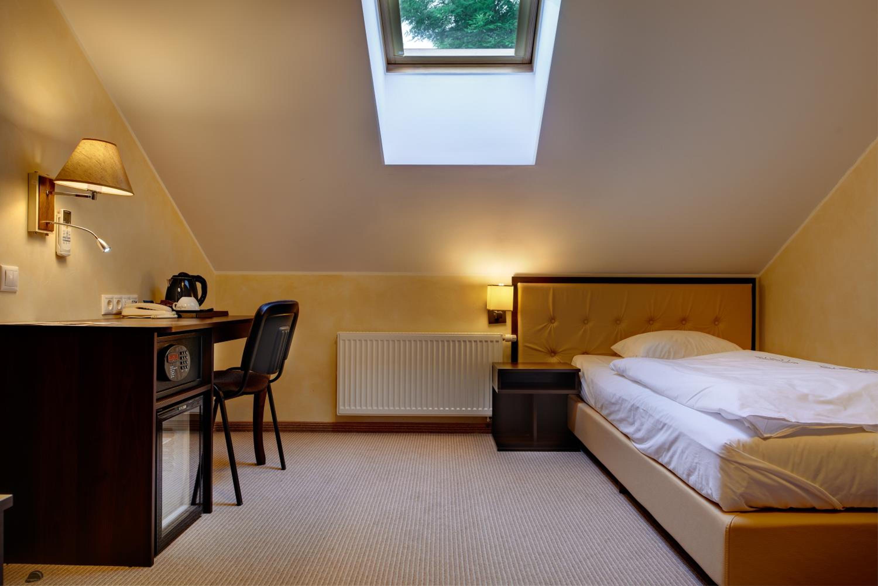 Economy Single Room