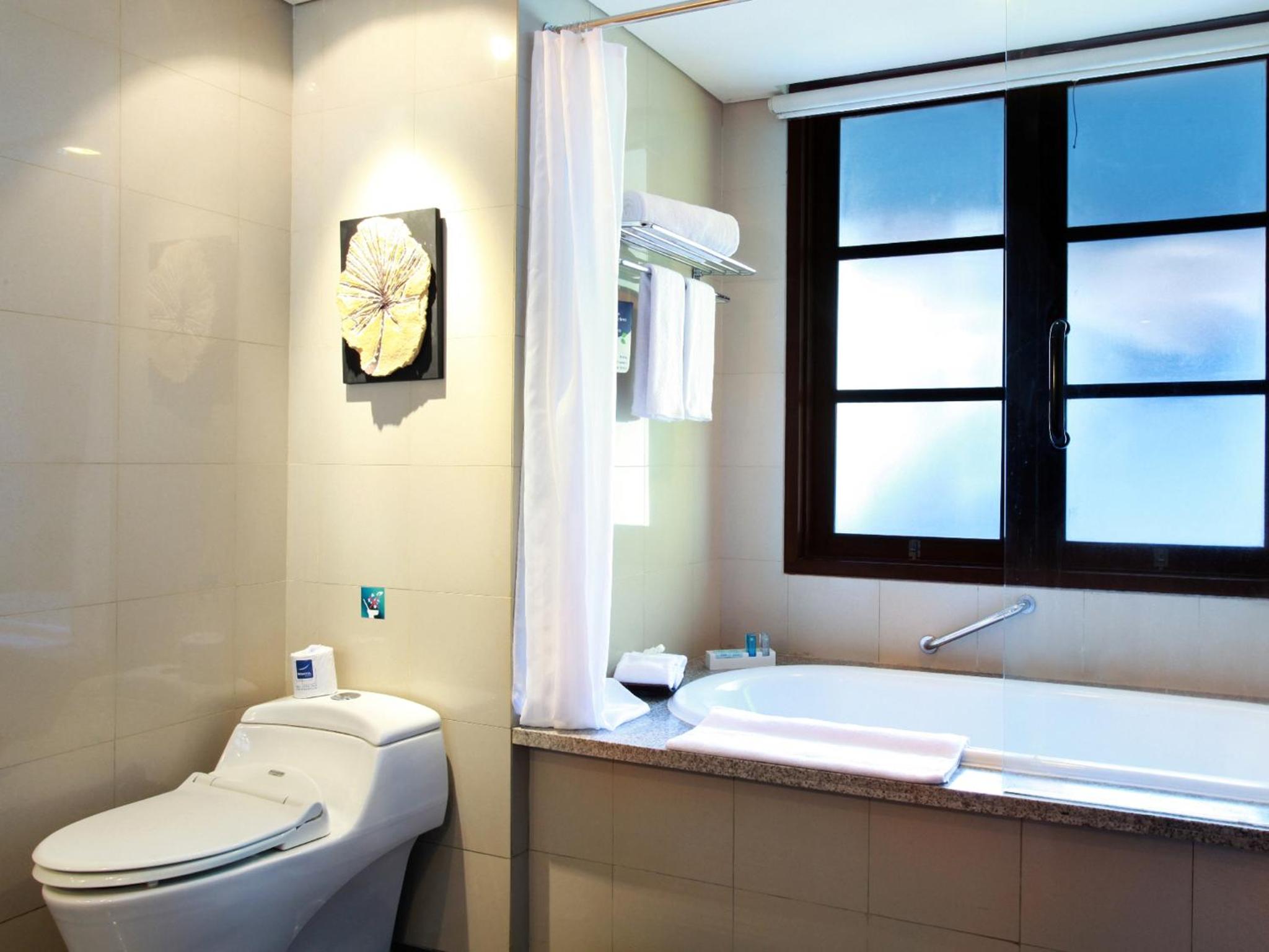Two-Bedroom Apartment with Private Pool photo 2