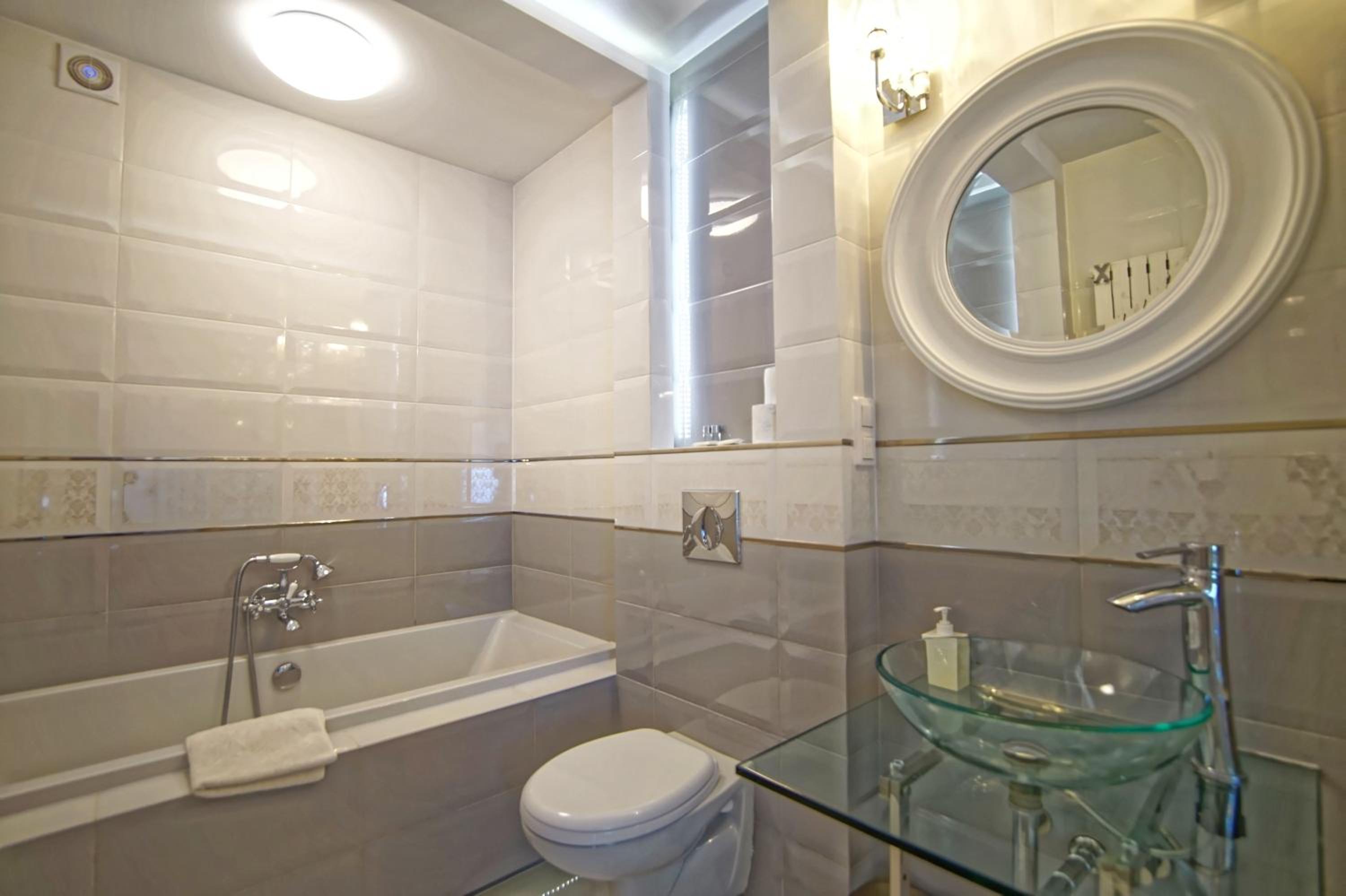 Deluxe Double Room with Extra Bed - Photo 5