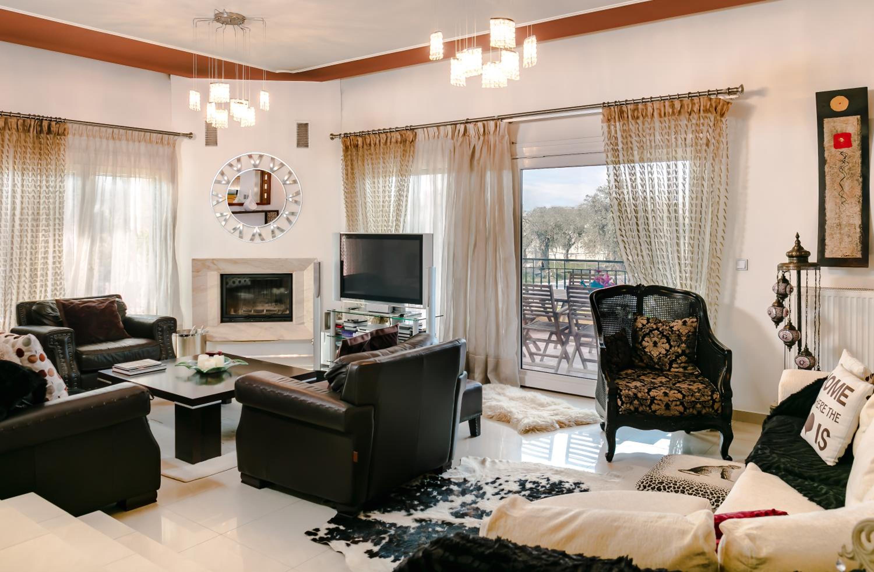 Villa photo 2