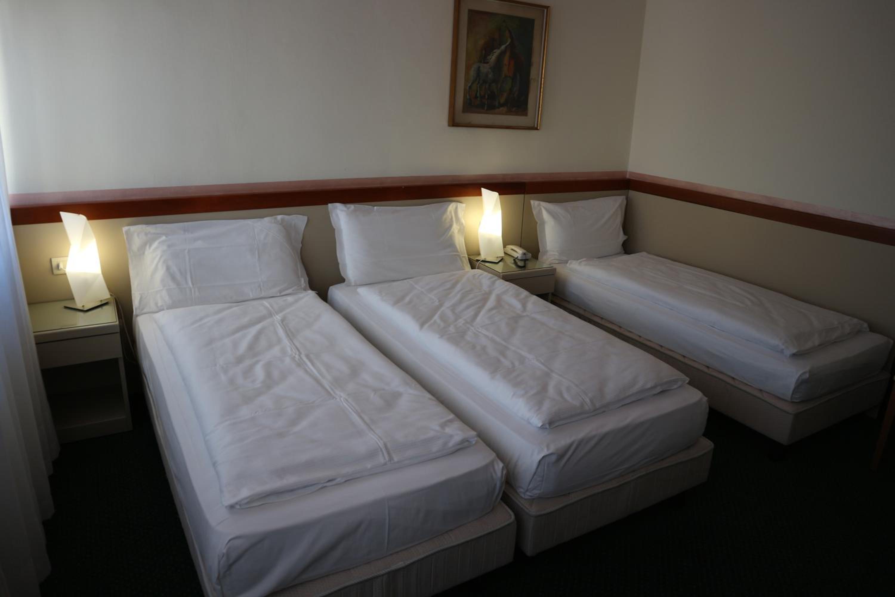 Standard Triple Room photo 2