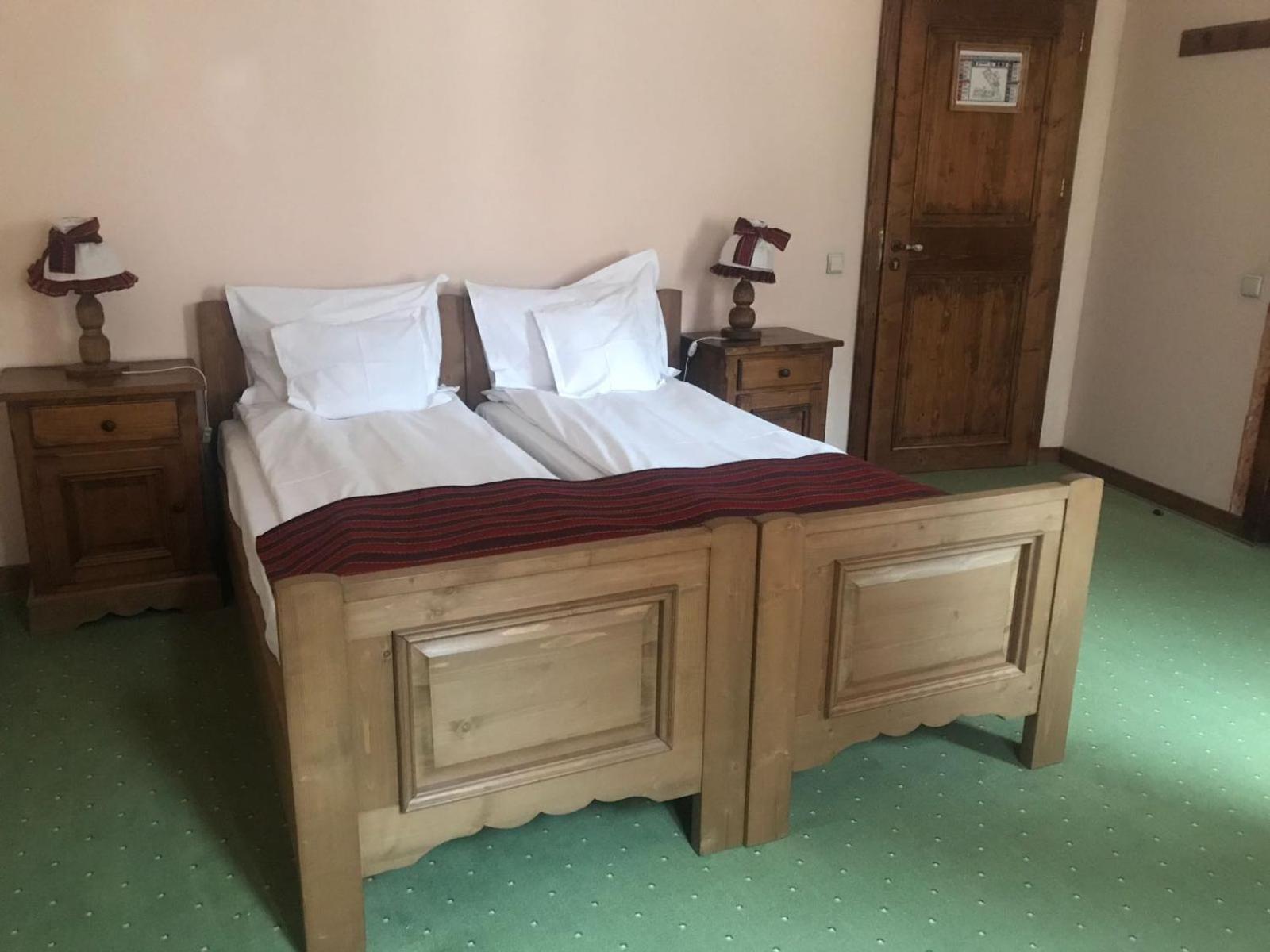 Twin Room - Photo 3