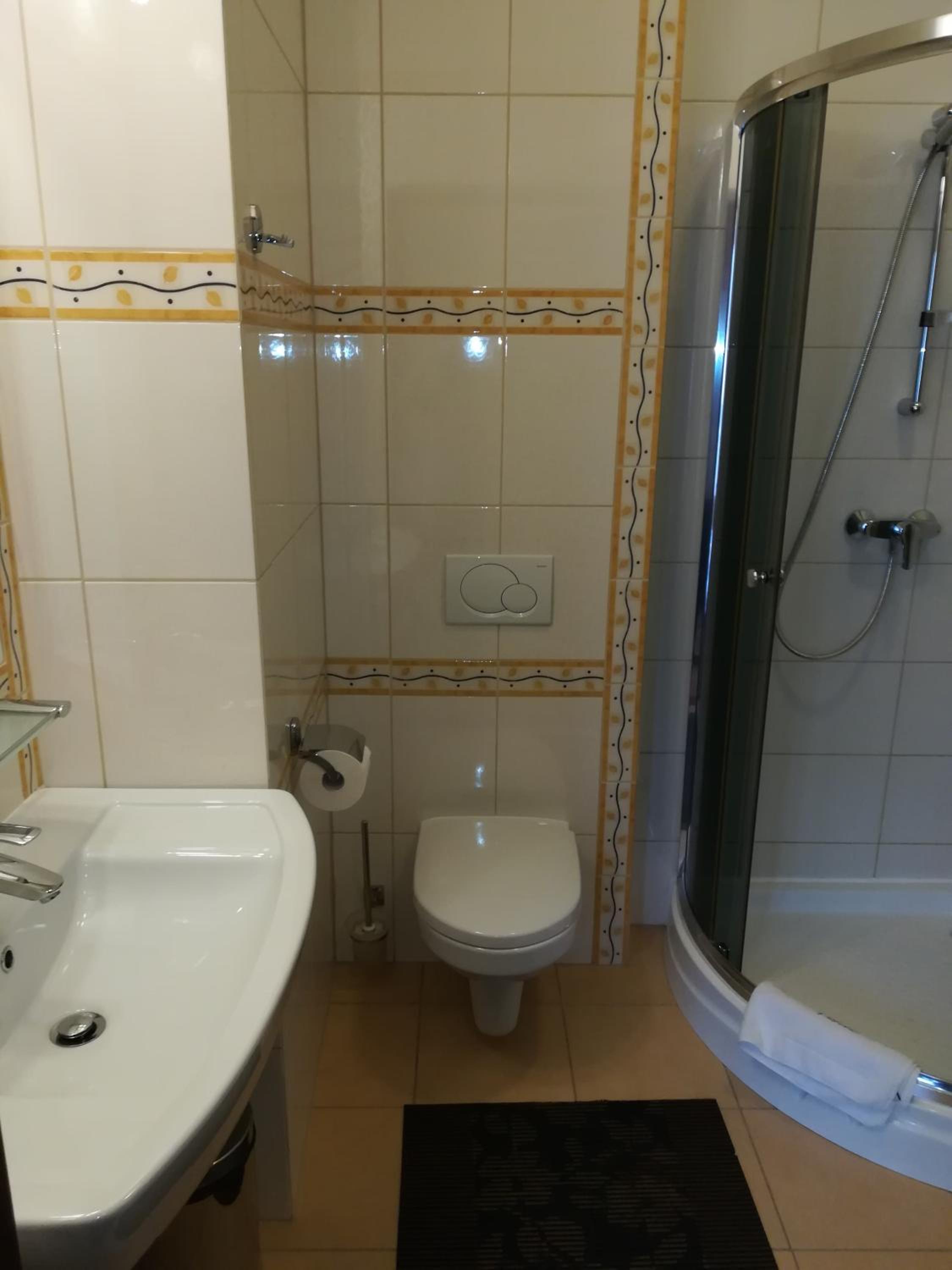 Standard Double Room - Photo 4