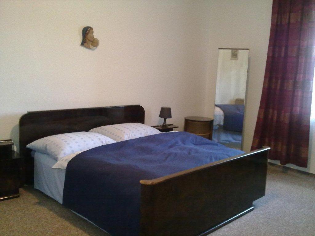 Two-Bedroom Apartment (3) - Photo 2