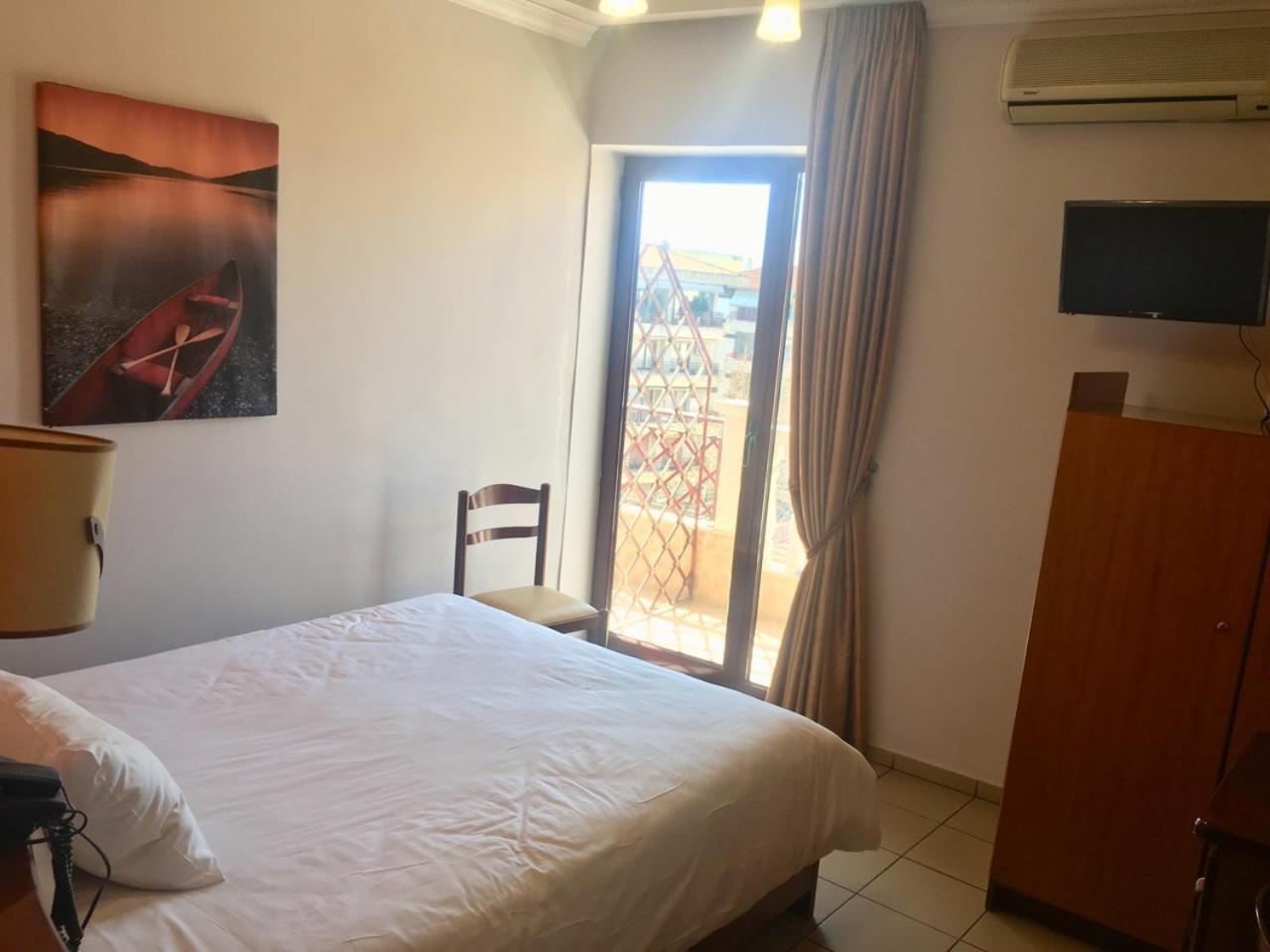Double or Twin Room photo 2
