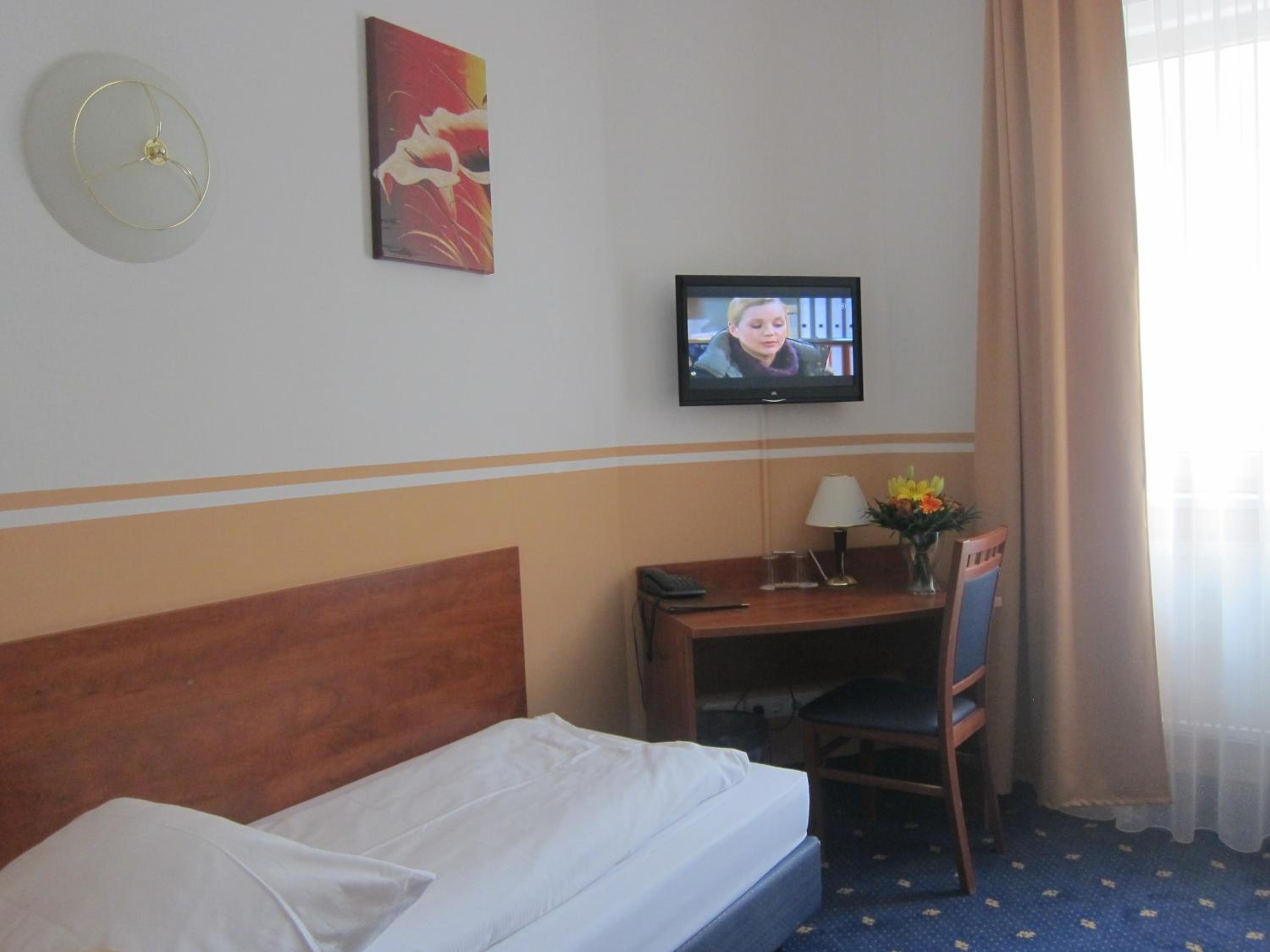 Single Room photo 3