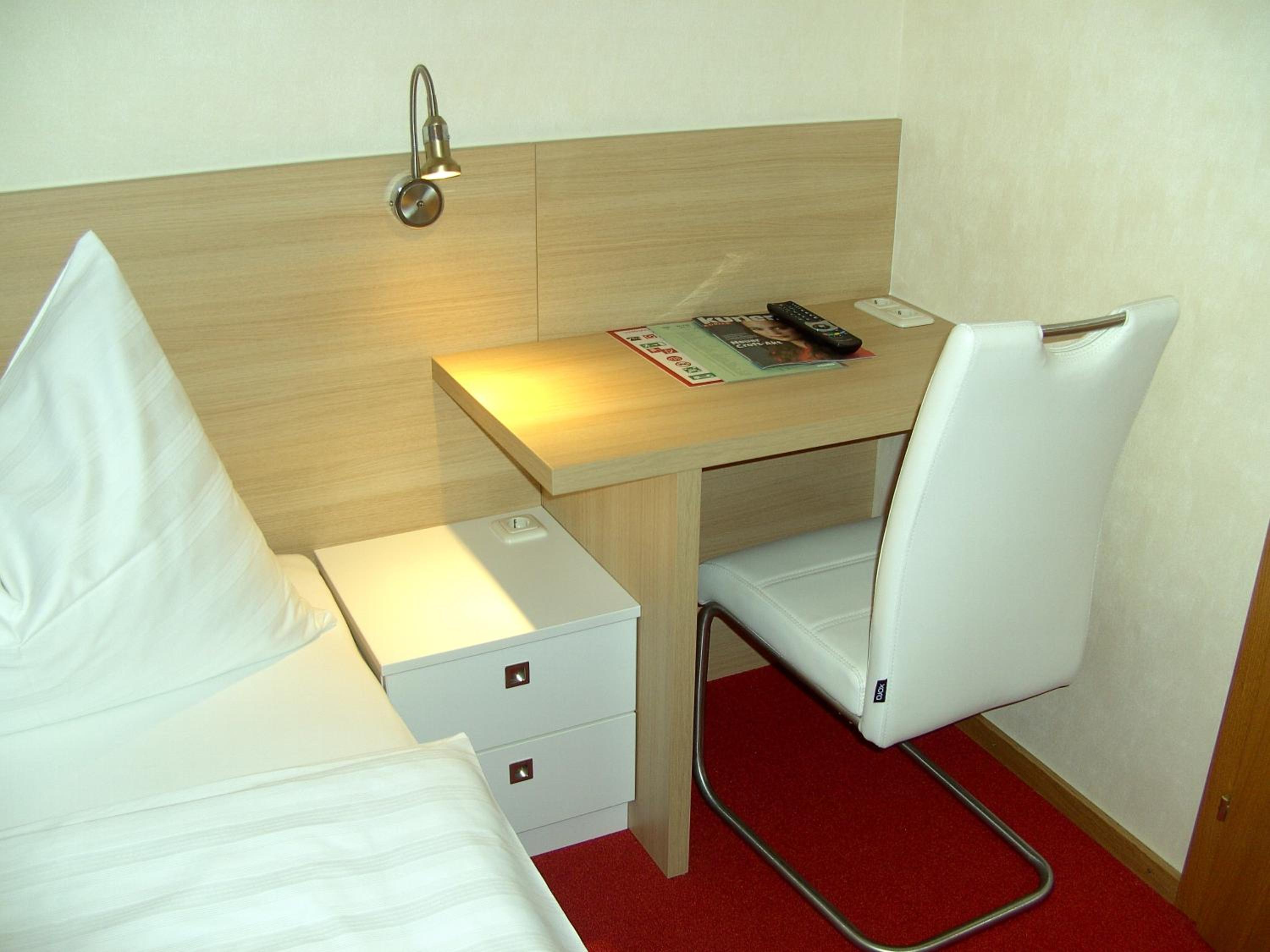 Single Room photo 3