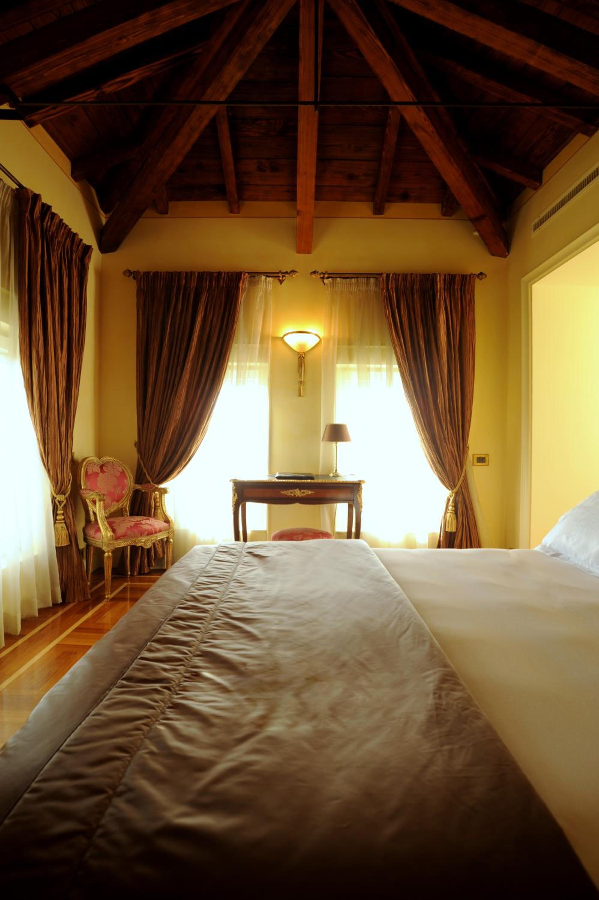 Penthouse Suite (2 Adults) photo 1