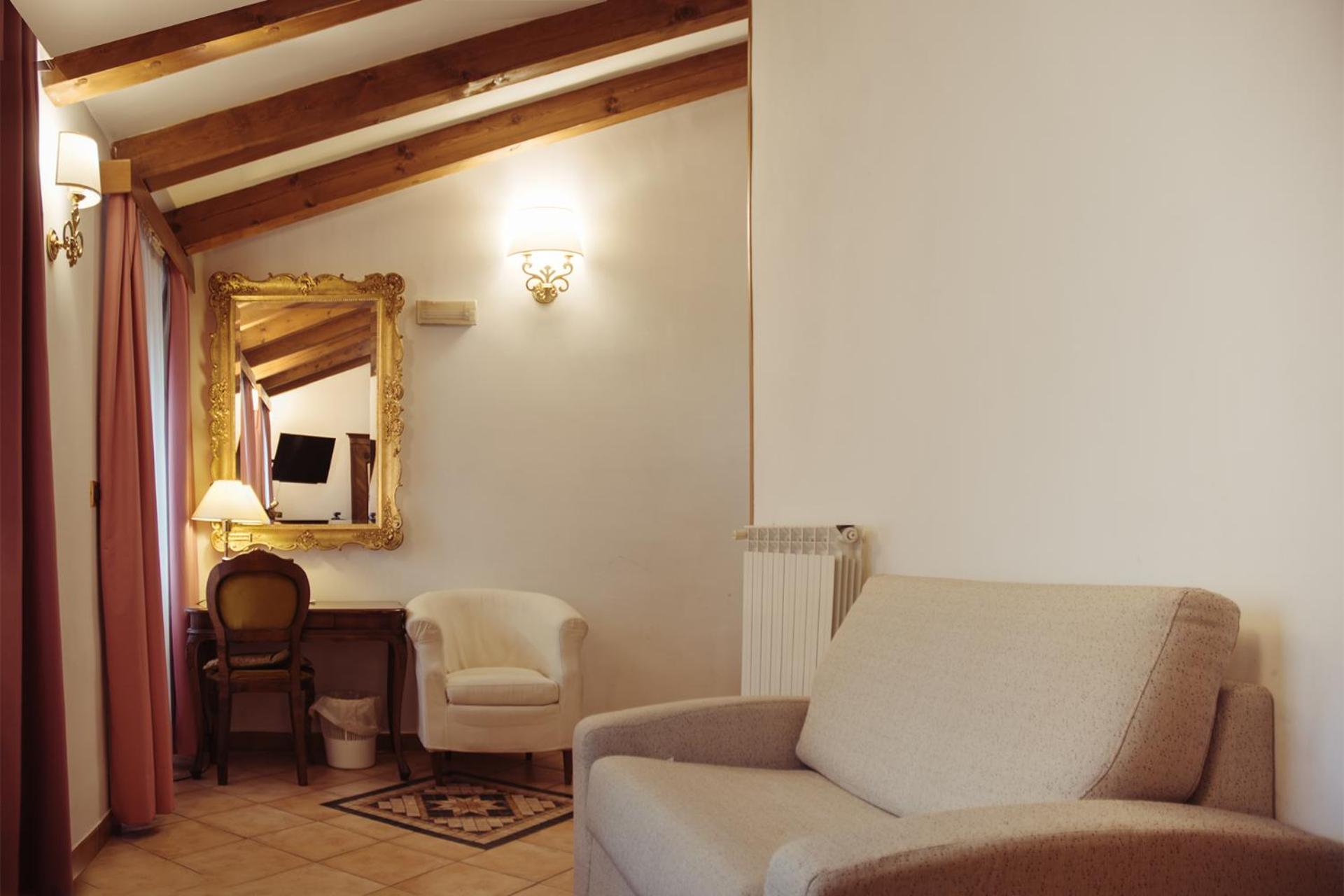 Triple Room - Photo 11