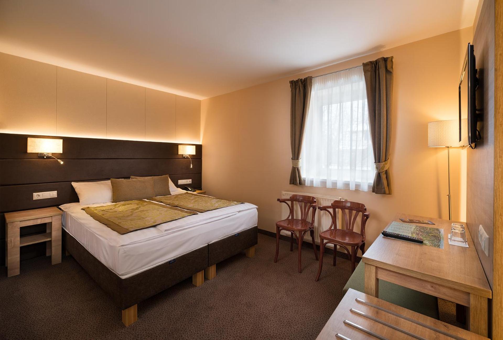 Double or Twin Room photo 3