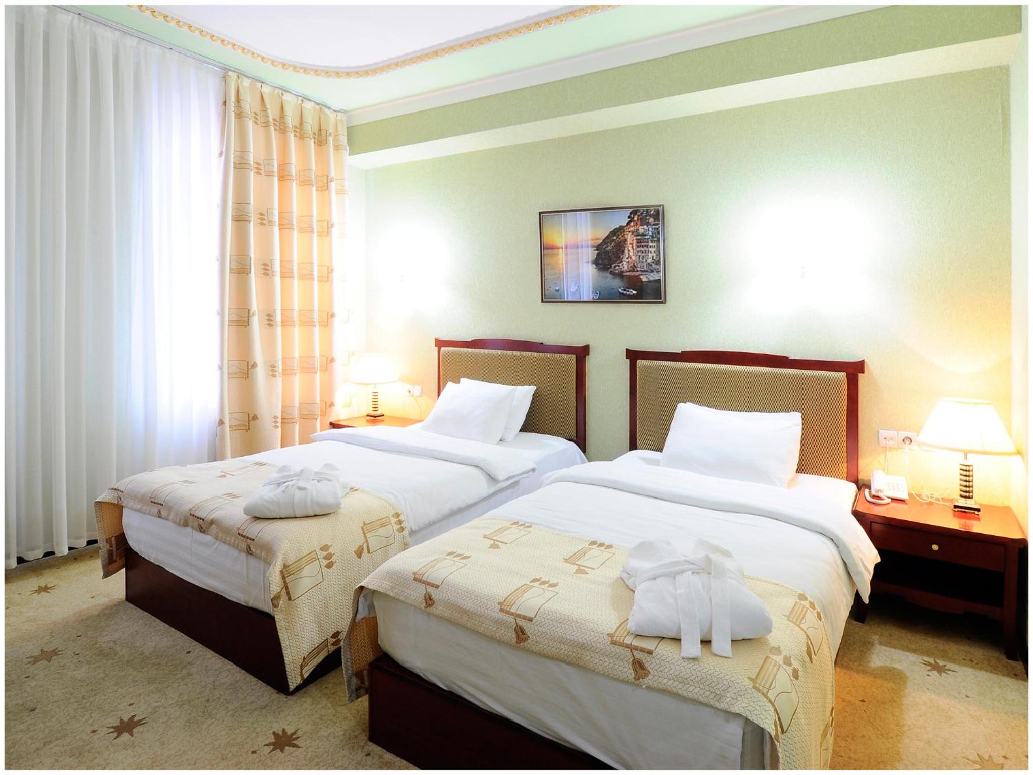 Standard Double or Twin Room - Photo 1