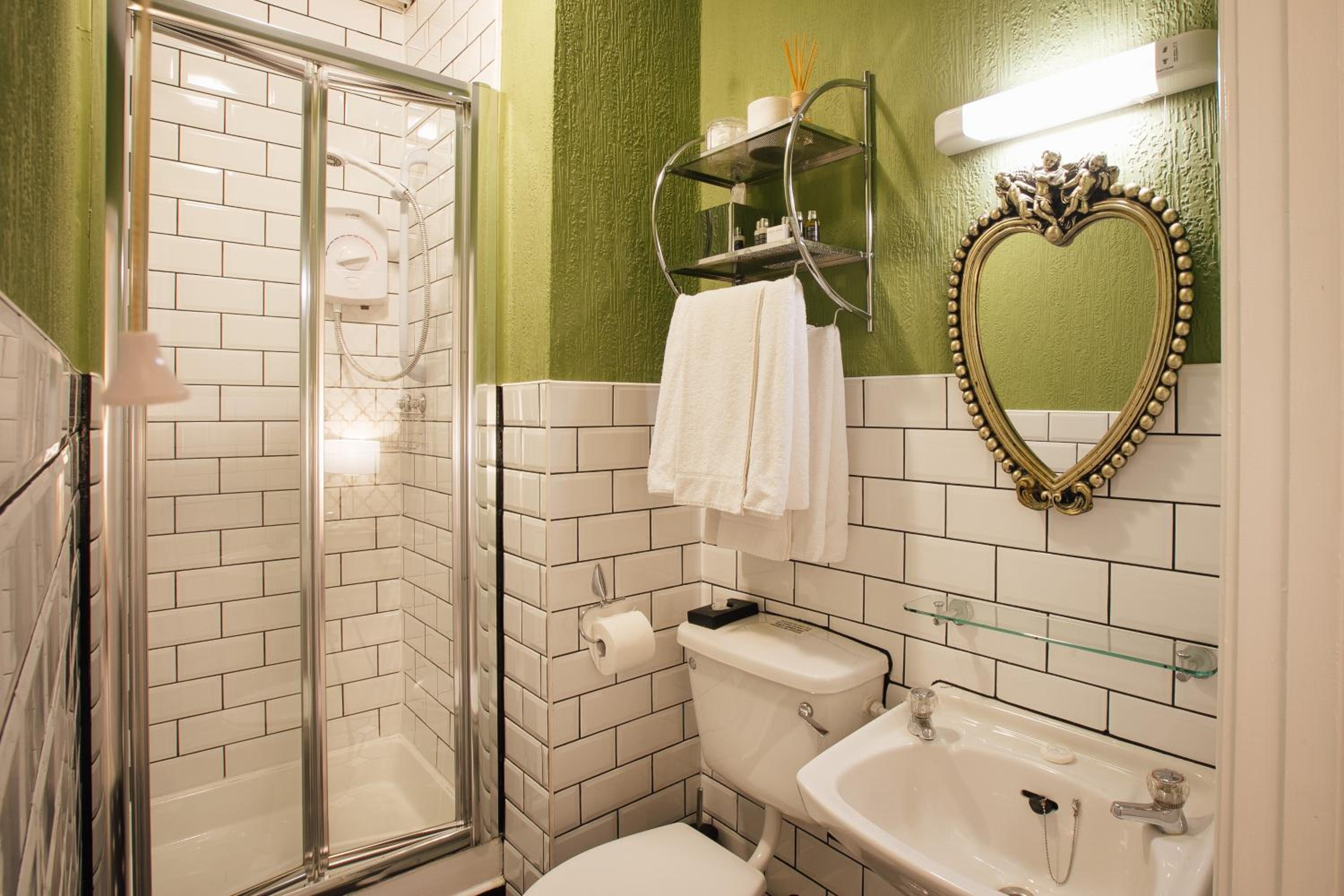 Double Room - Photo 7