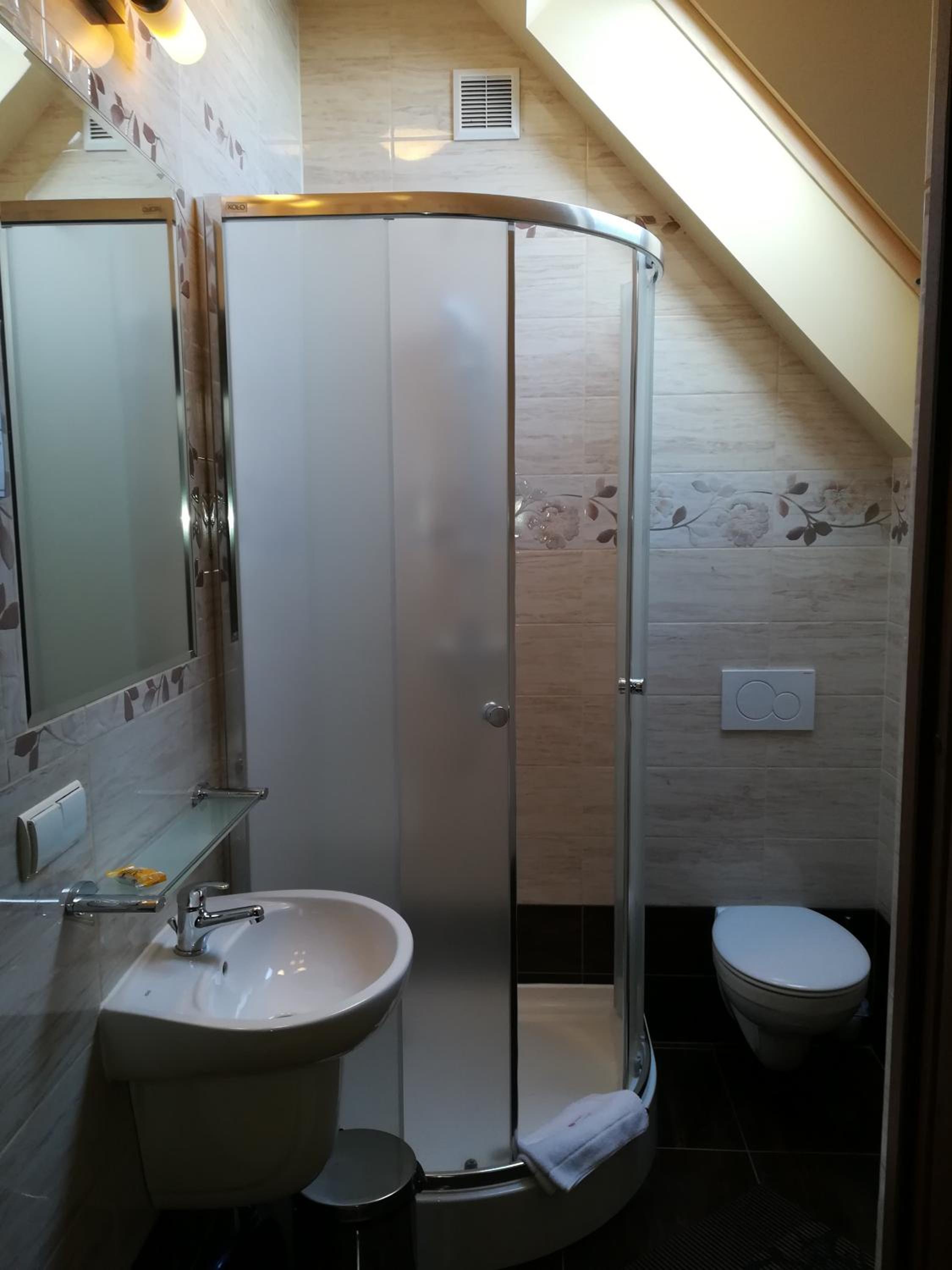 Economy Double Room - Photo 6