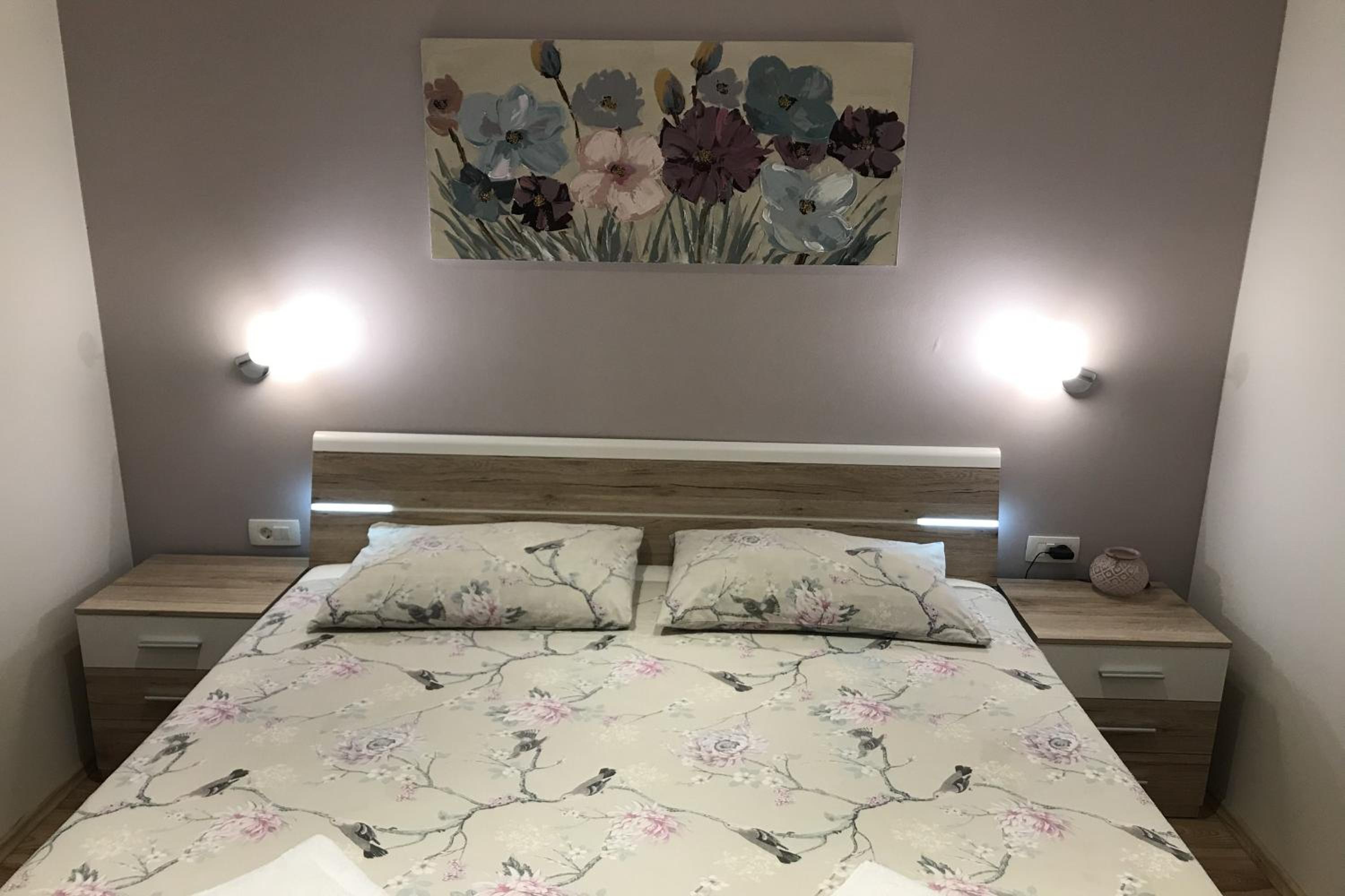 Apartment photo 1
