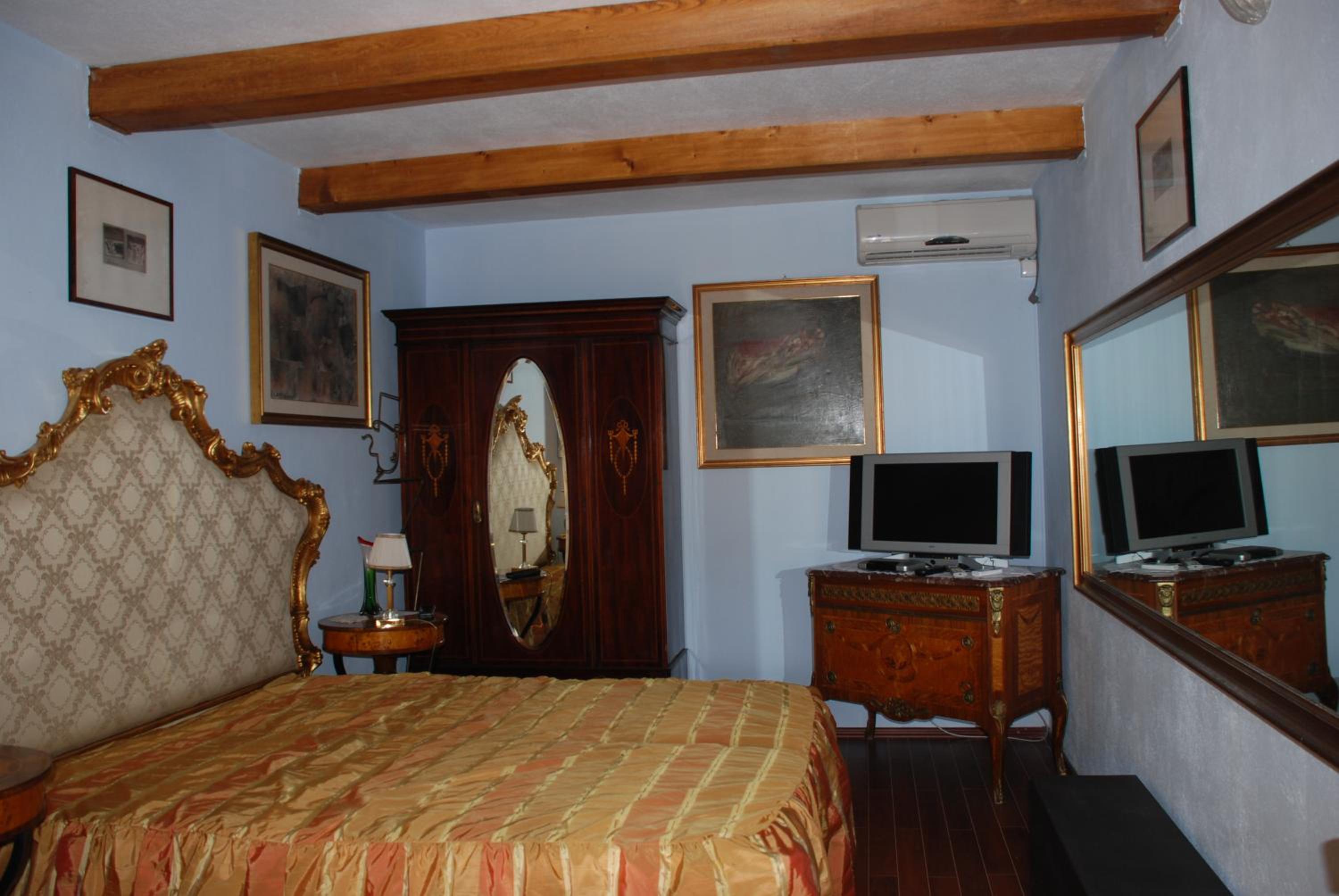 Standard Double Room - Photo 1