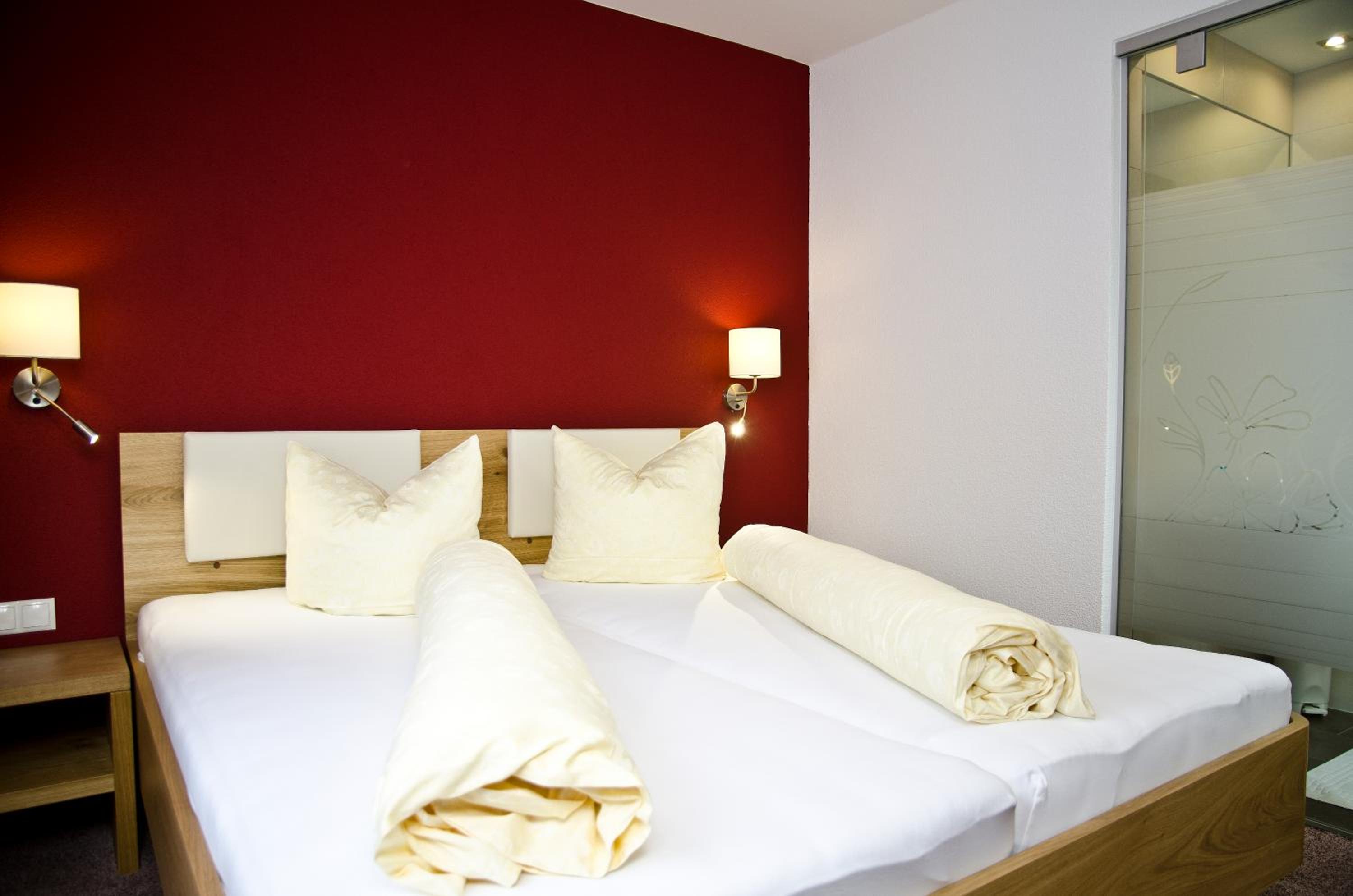 Two-Bedroom Apartment with Balcony photo 3