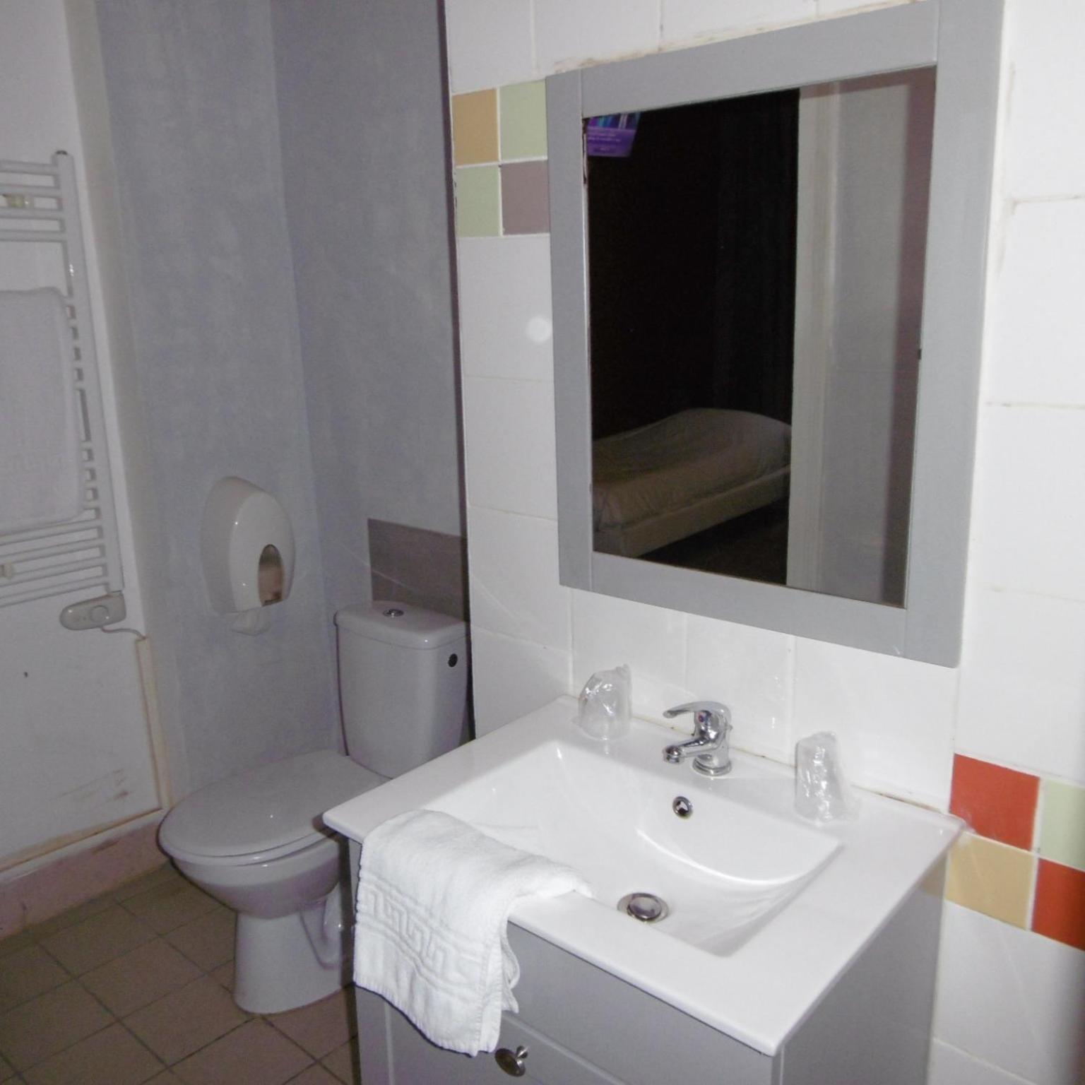 Double Room With Private Bathroom photo 3
