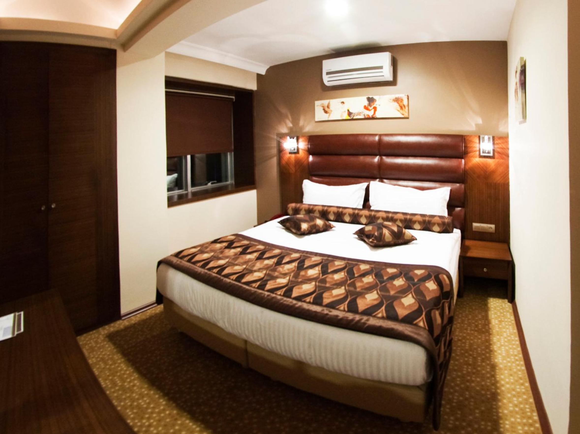 Standard Double or Twin Room photo 1