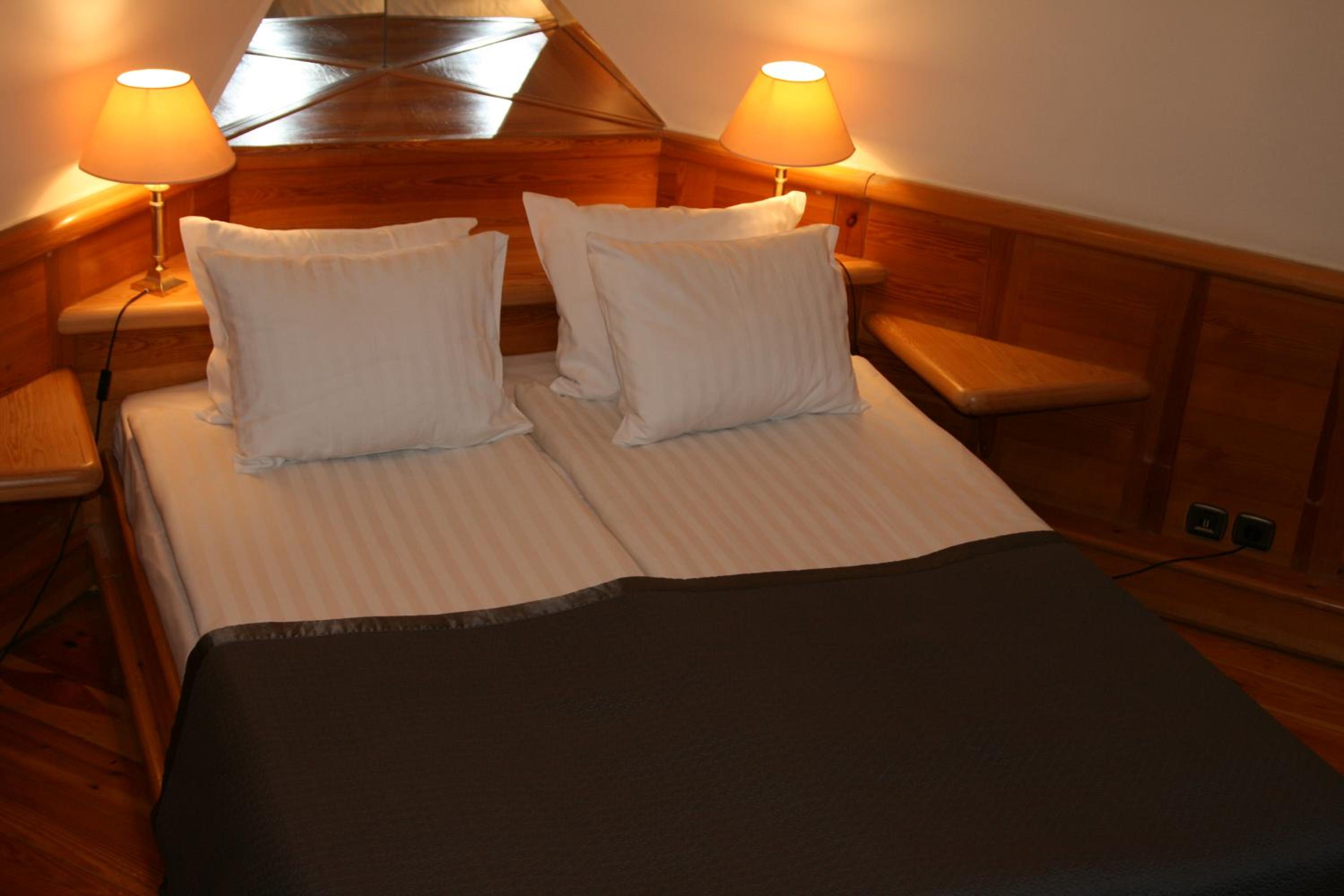 Standard Double Room - Photo 7