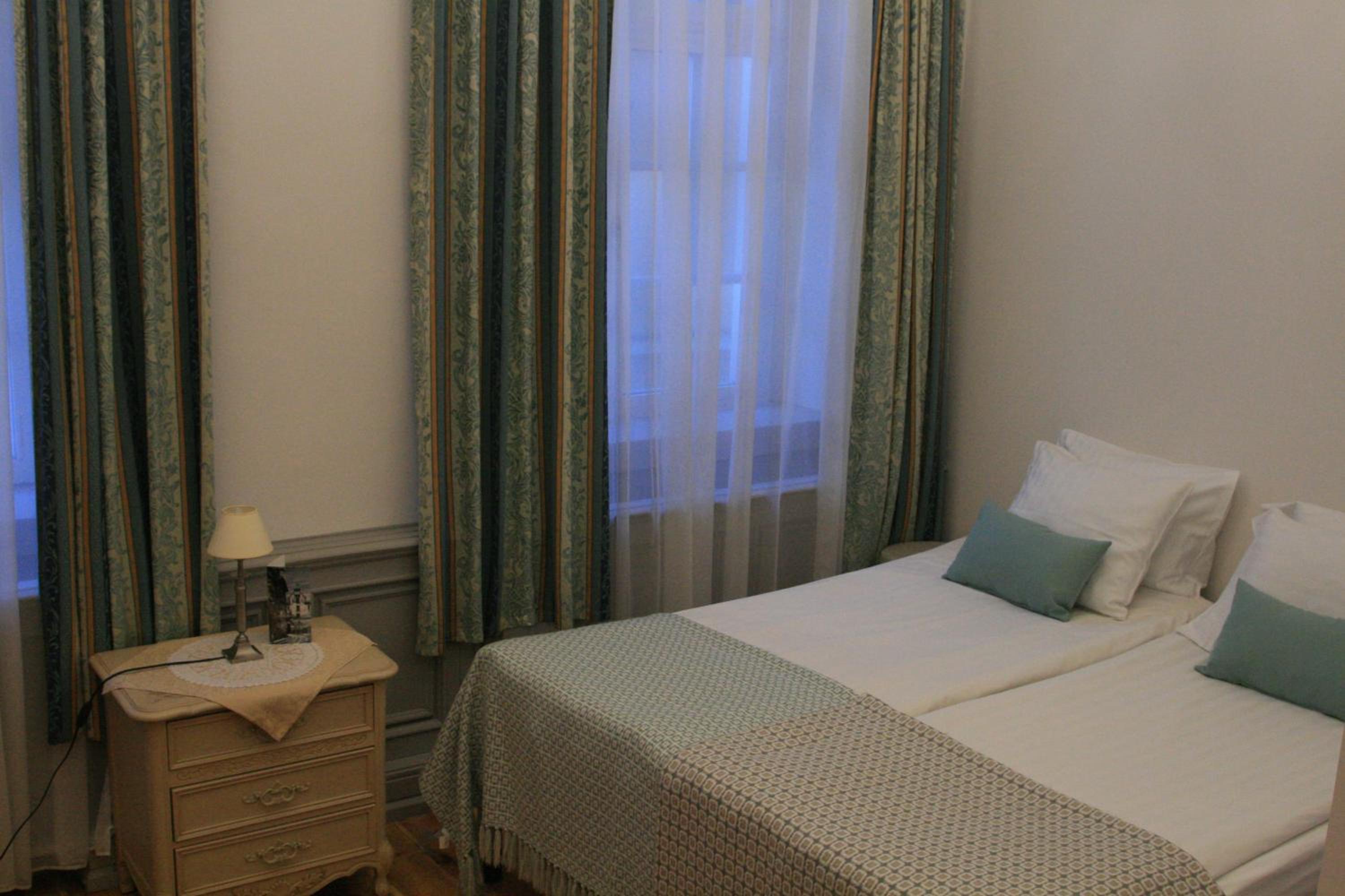 Economy Double Room - Photo 15