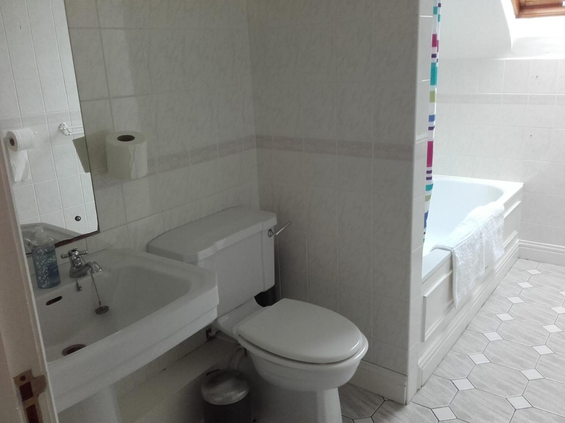Two-Bedroom House photo 3