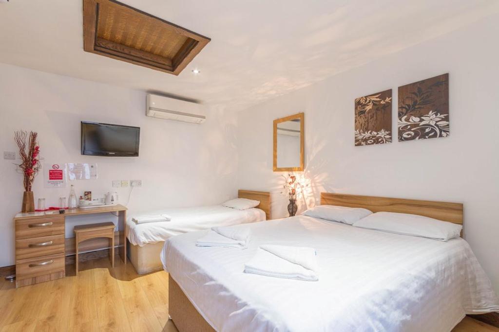 Budget Double or Twin Room photo 2