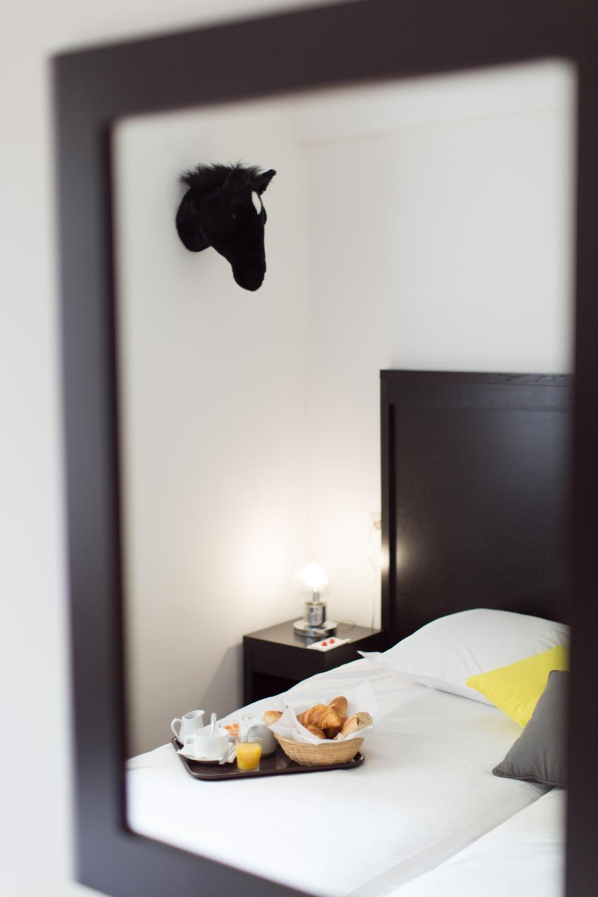 Twin Room - Photo 7