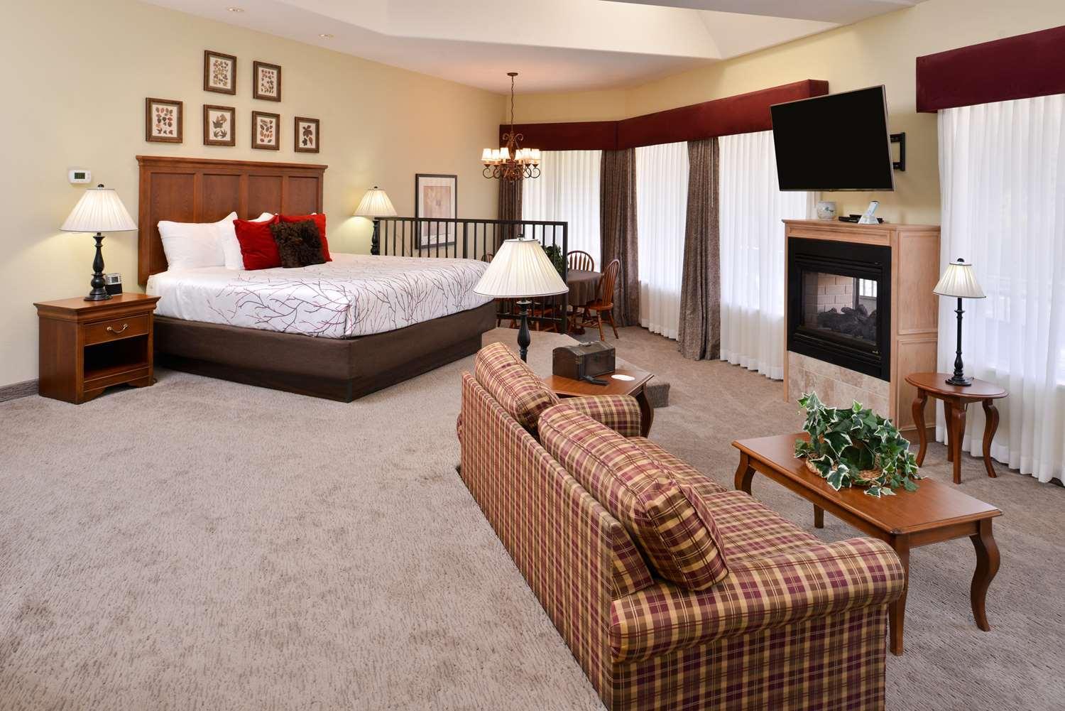 King Suite with Fire Place